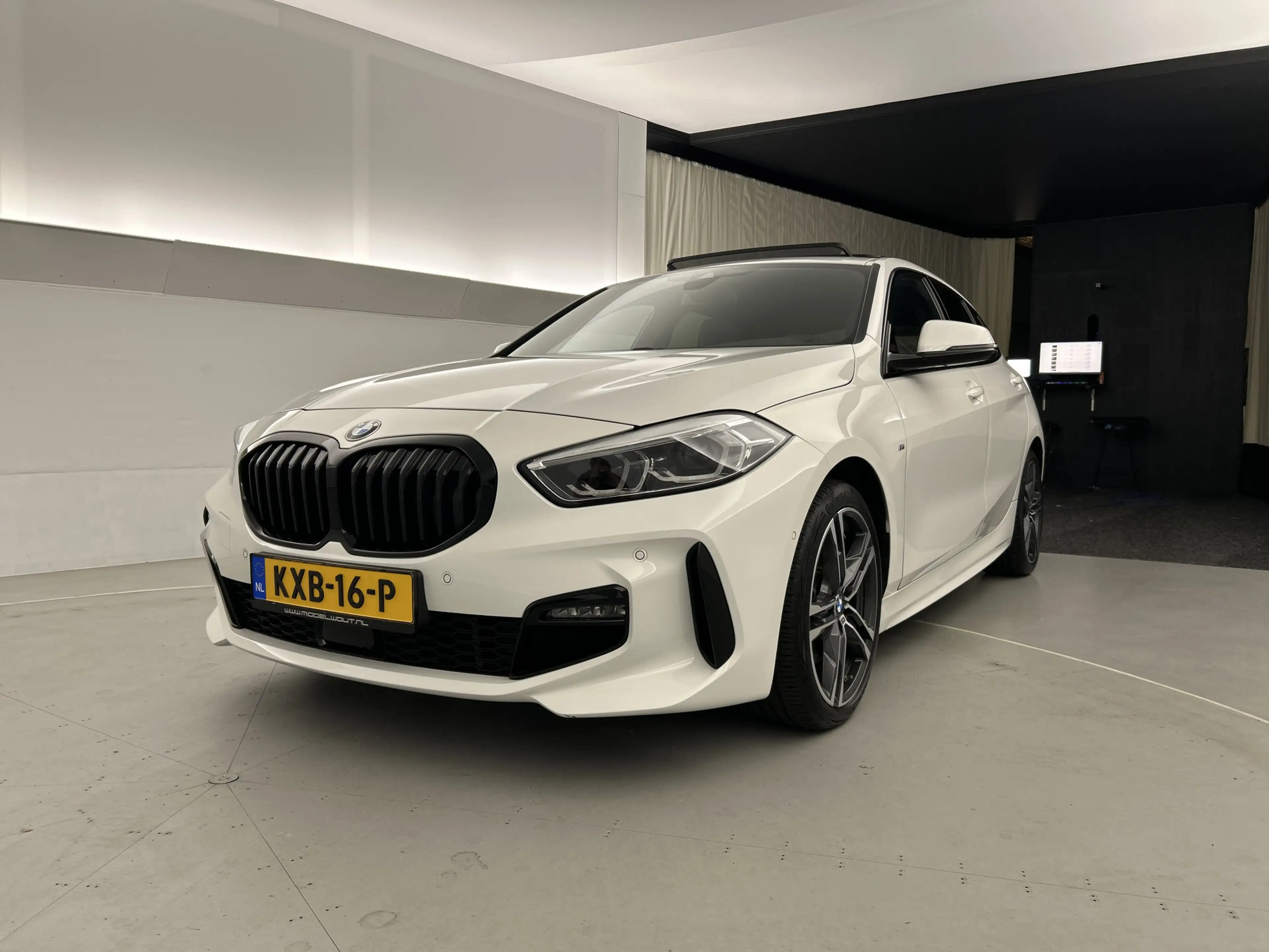 BMW 118 1-serie 118i AUT M Sport Schuifdak/Cruise/Shadow l — photo 4