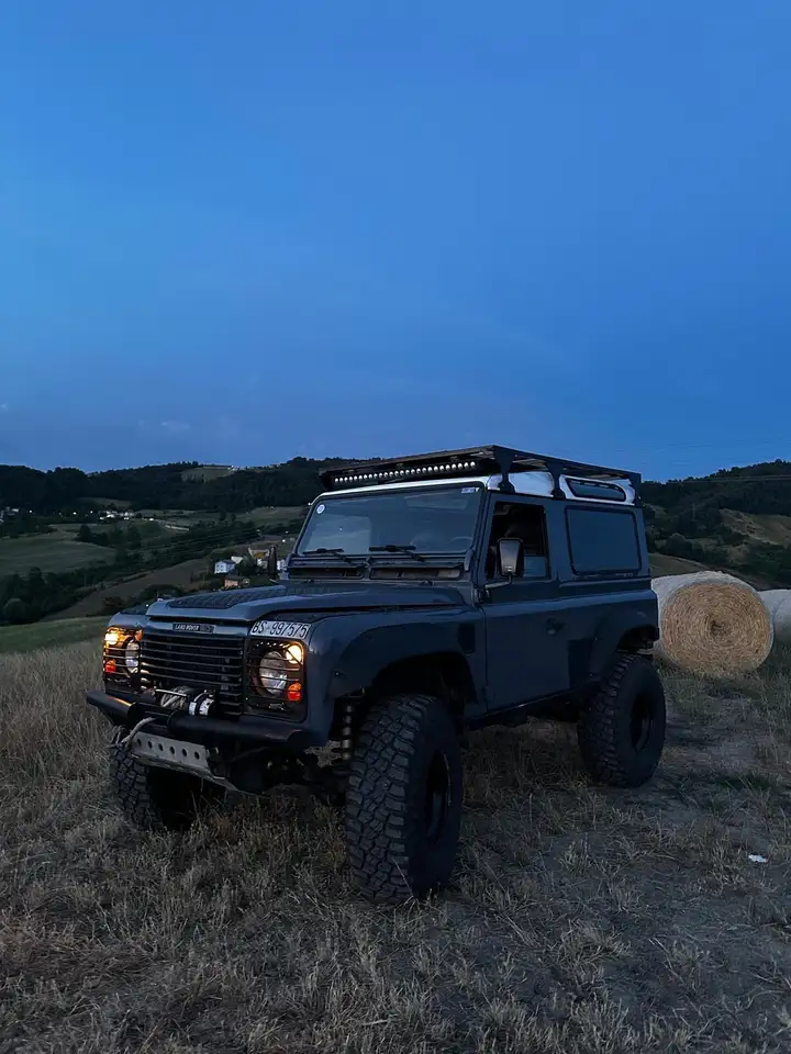 Land Rover Defender 90 2.5 td County SW, foto 3