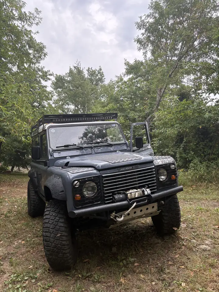 Land Rover Defender 90 2.5 td County SW, foto 1