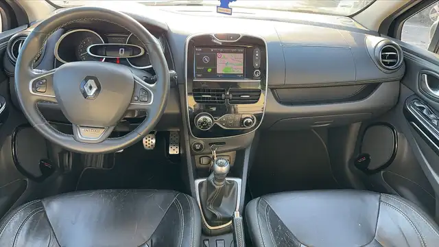 Renault Clio view 11
