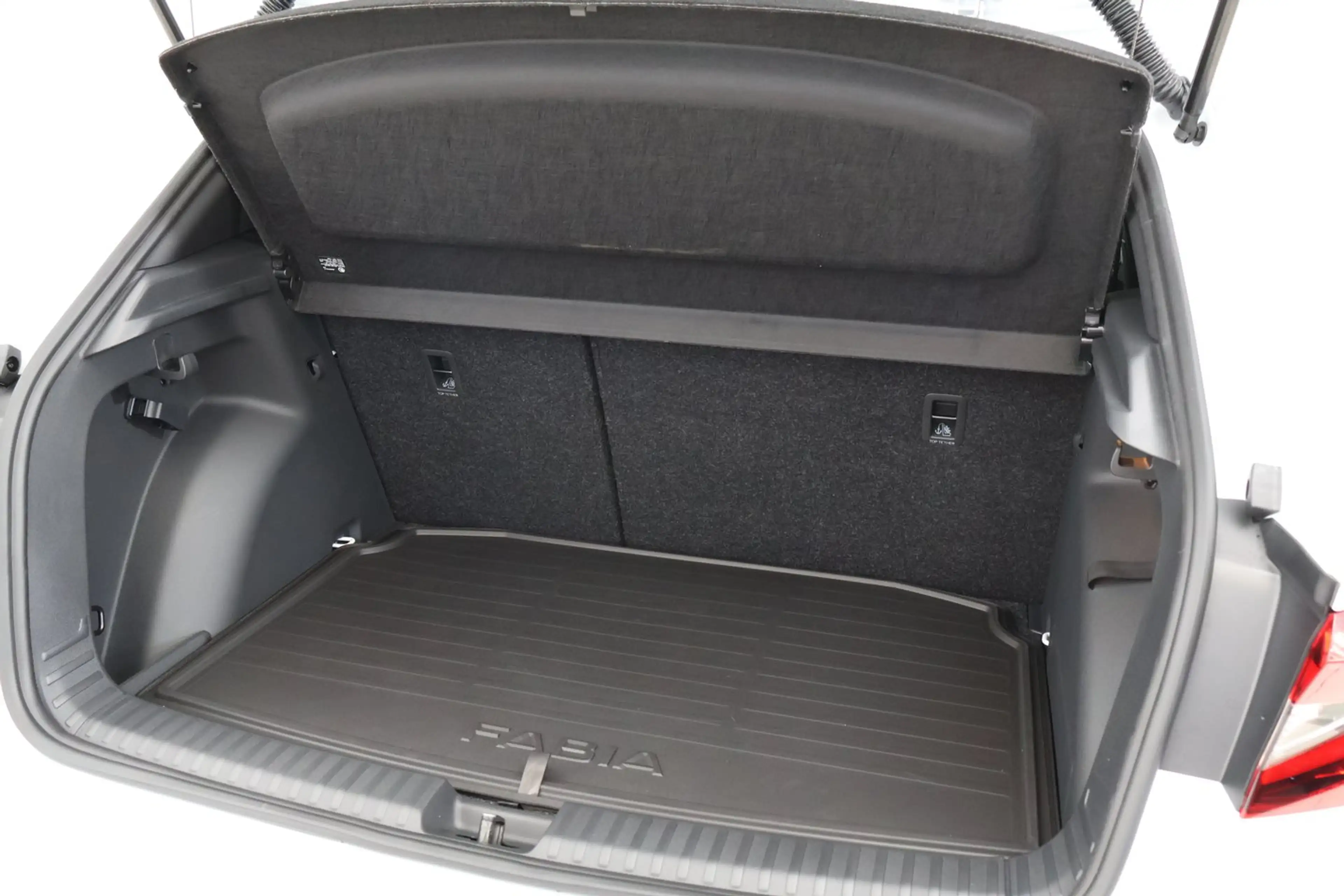 Skoda Fabia Monte Carlo TSI — photo 11