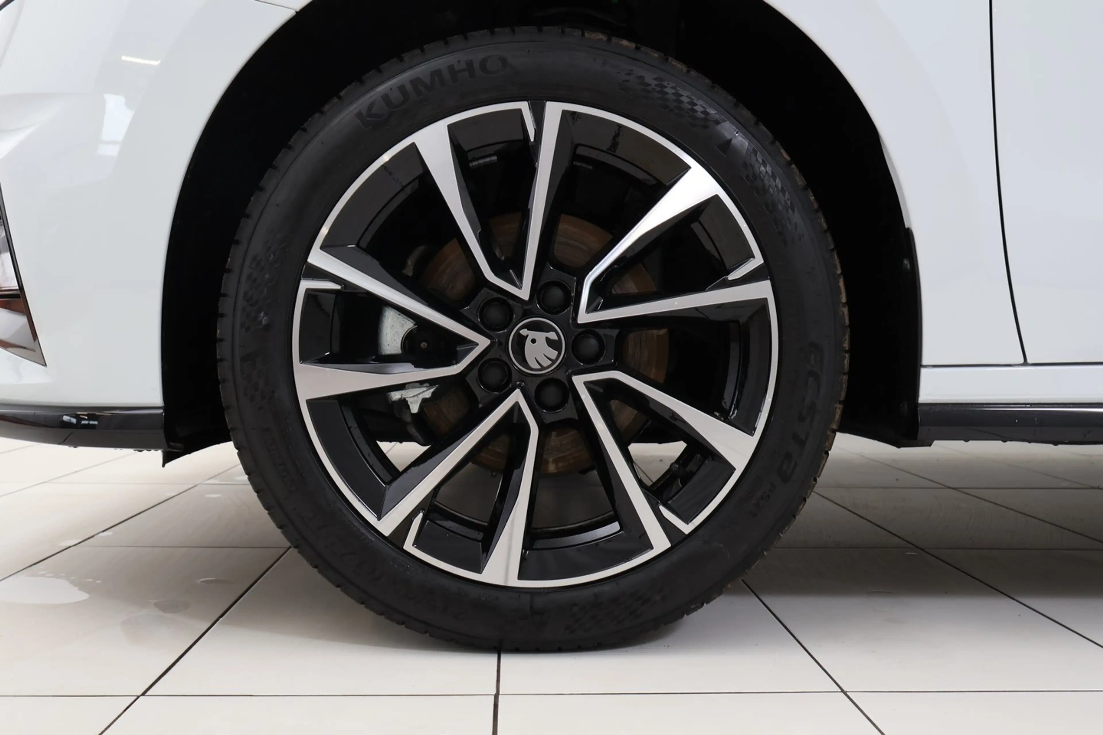 Skoda Fabia Monte Carlo TSI — photo 12