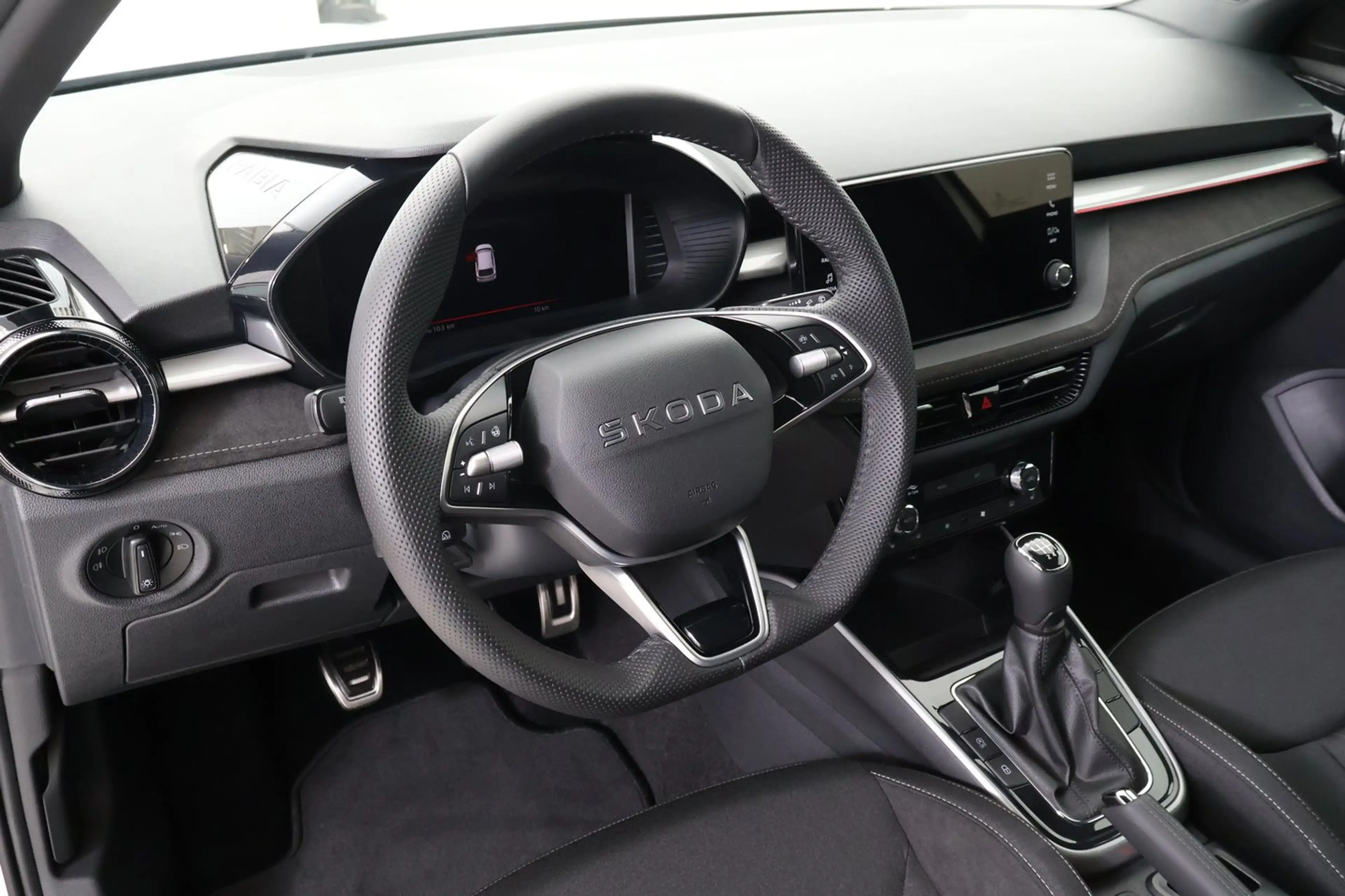 Skoda Fabia Monte Carlo TSI — photo 8