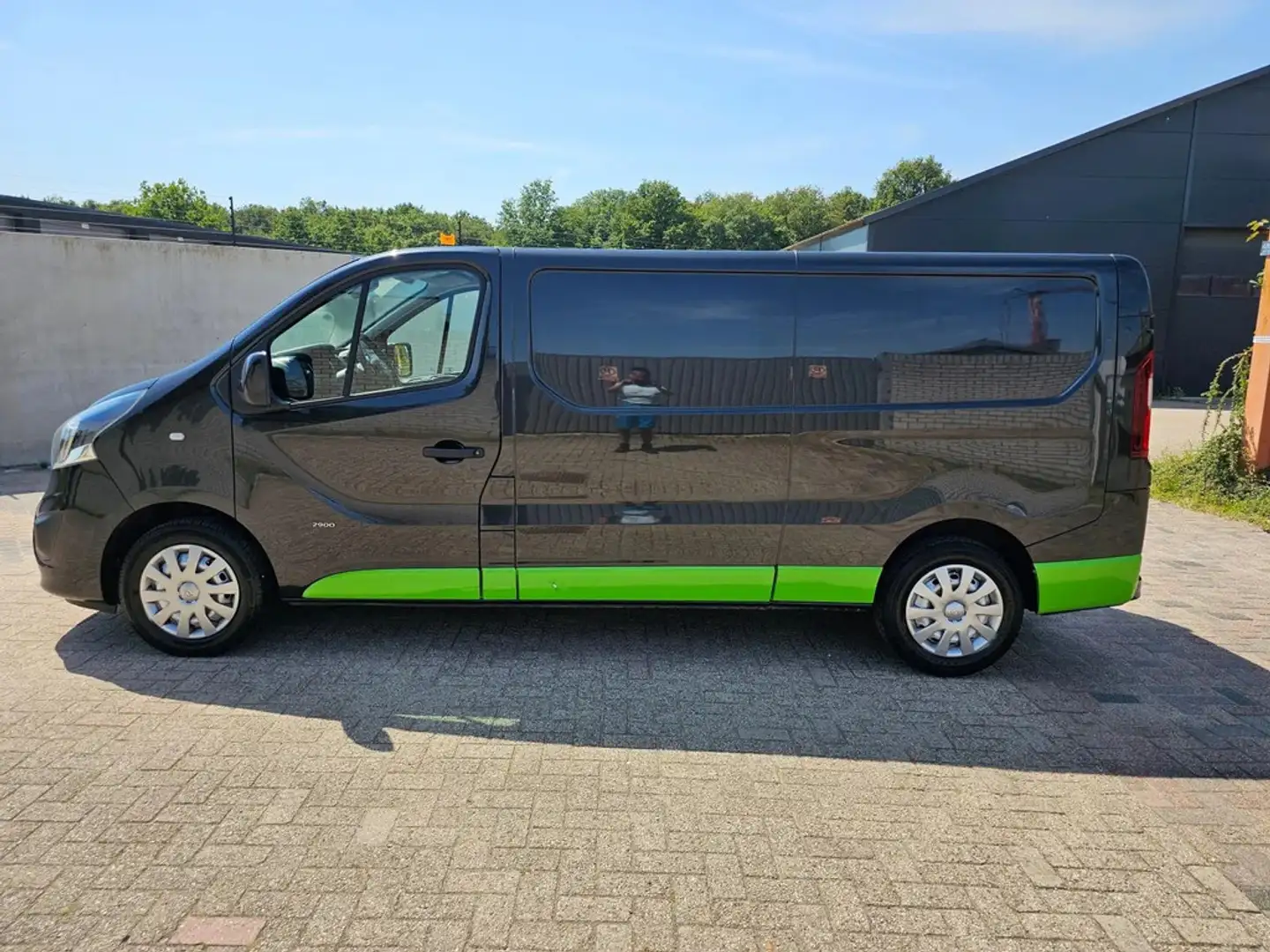 Opel Vivaro 1.6 CDTI L2H1 Sport EcoFlex,Apk,Airco,Trekhaak Schwarz - 2