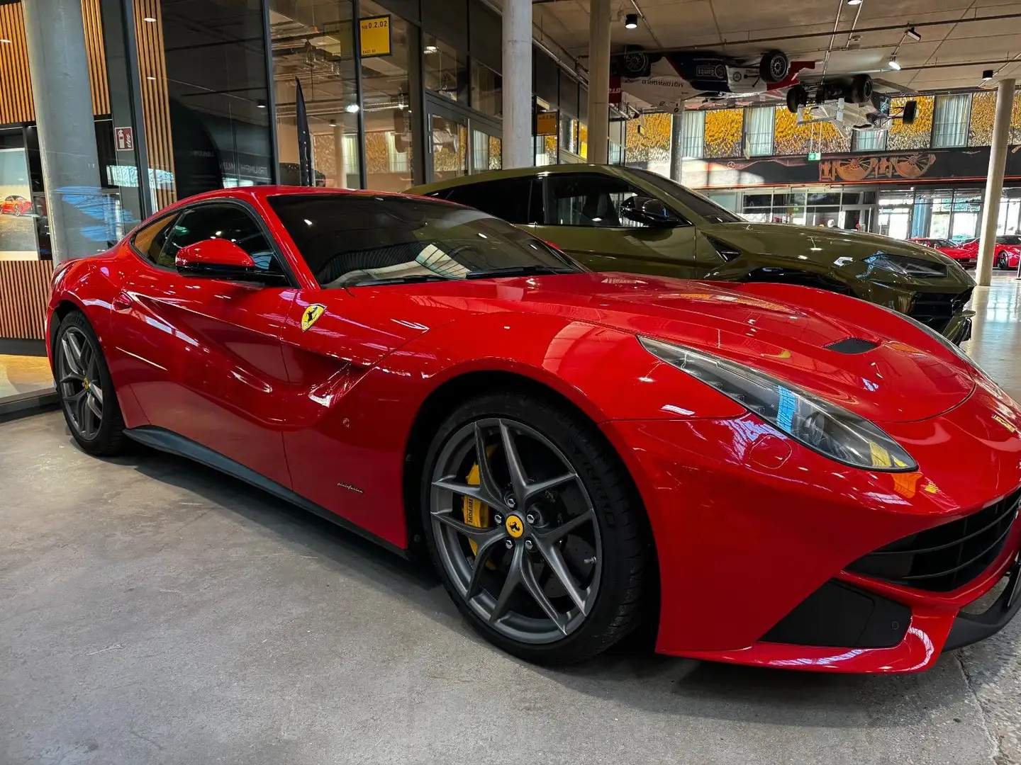 Ferrari F12 Berlinetta Roşu - 2