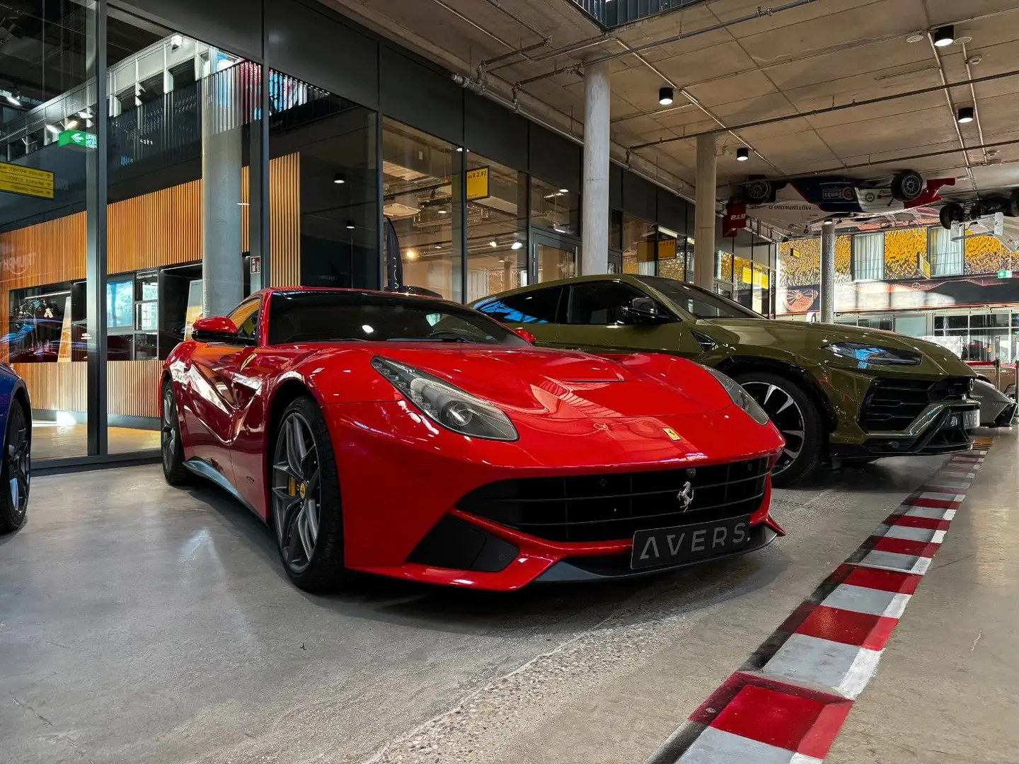 Ferrari F12 Berlinetta Roşu - 1