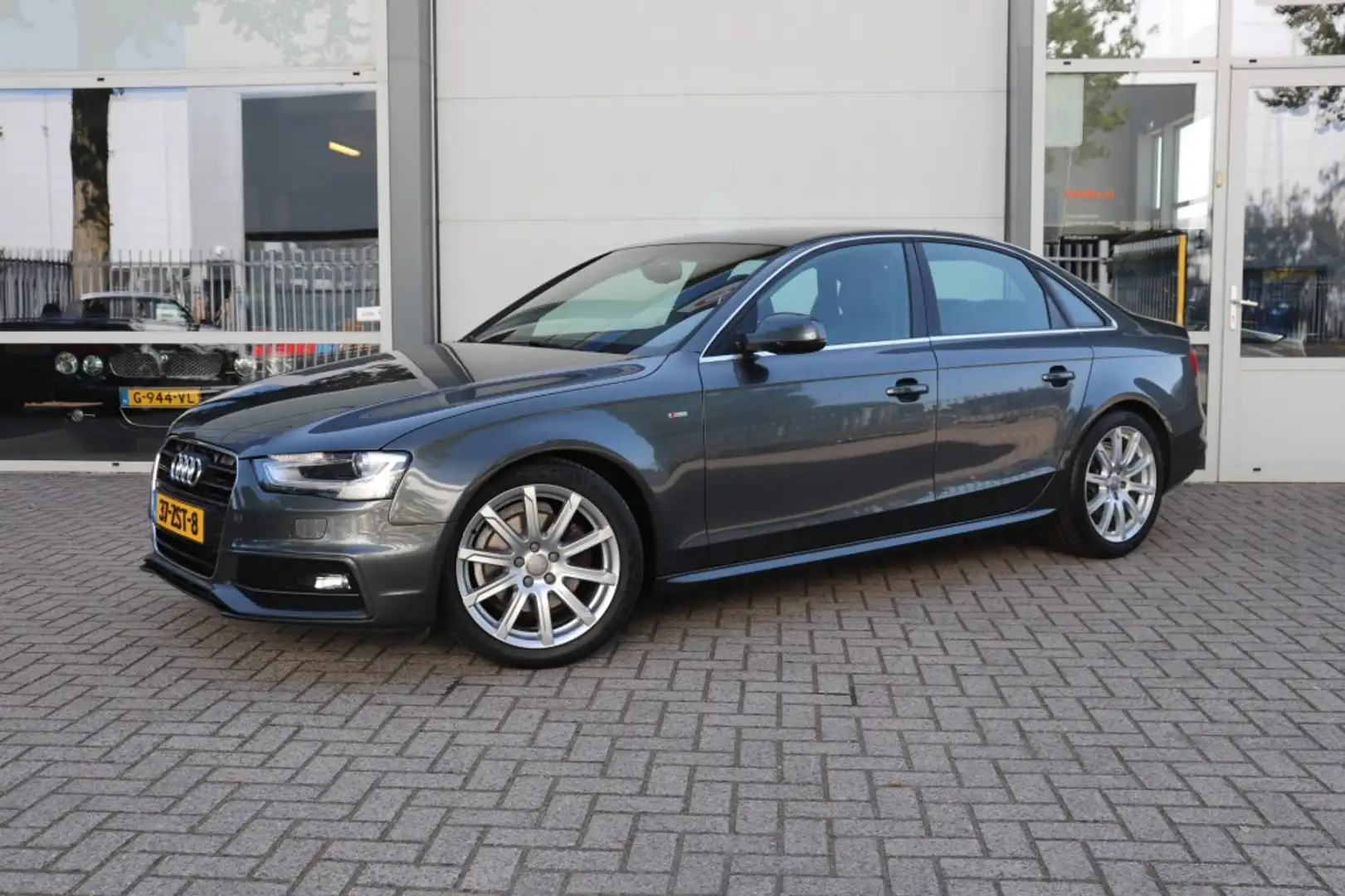 Audi A4 1.8 TFSI S EDITION/KEYLESS/CRUISE/PDC/BLUETHOOTH Grigio - 1