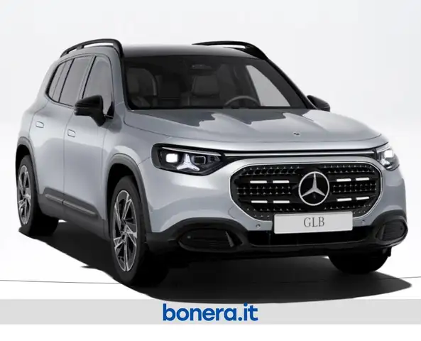 Mercedes-Benz GLB view 2