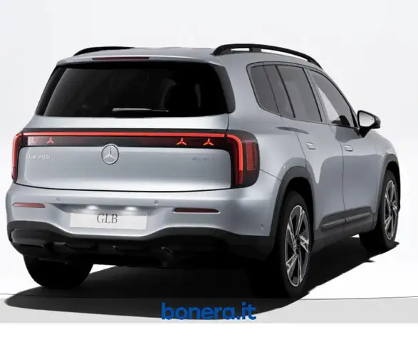 Mercedes-Benz GLB view 3