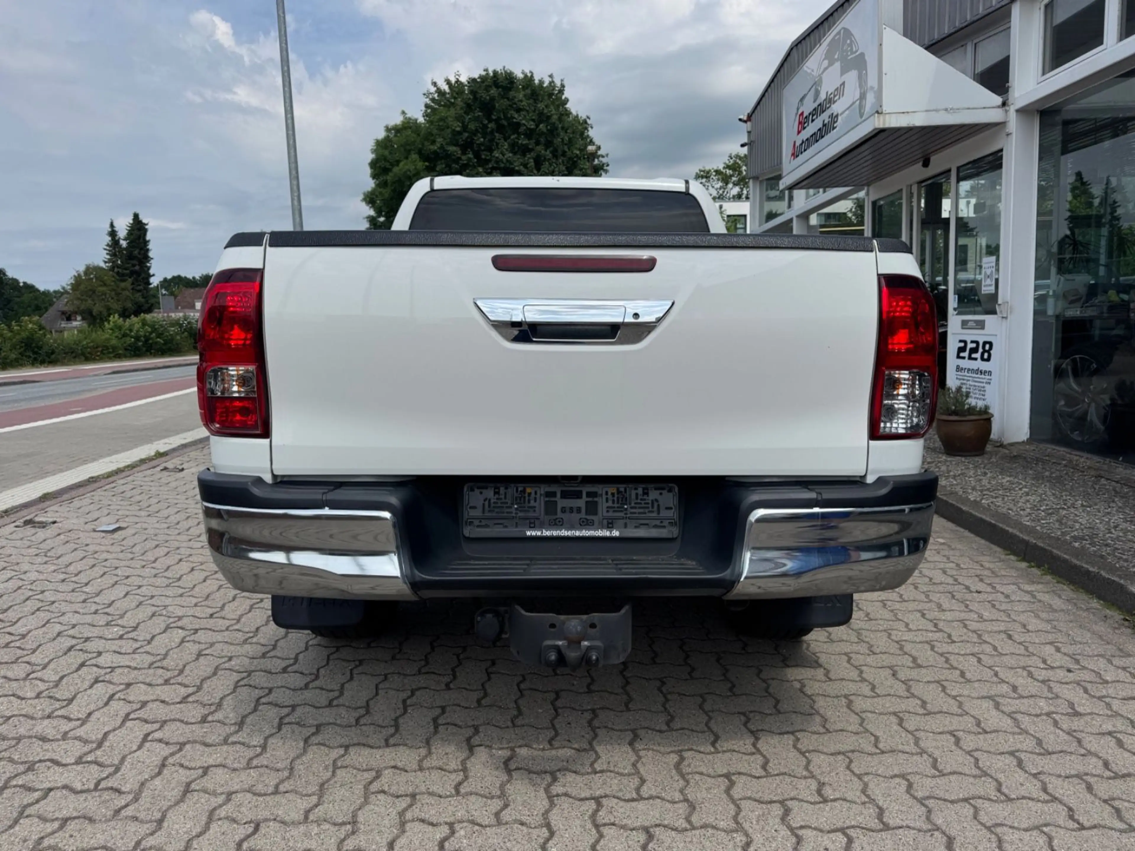 Toyota Hilux HILUX DOUBLE CAB 4x4/KAMERA/AHK/HINTEN-SITZREIHE — photo 8