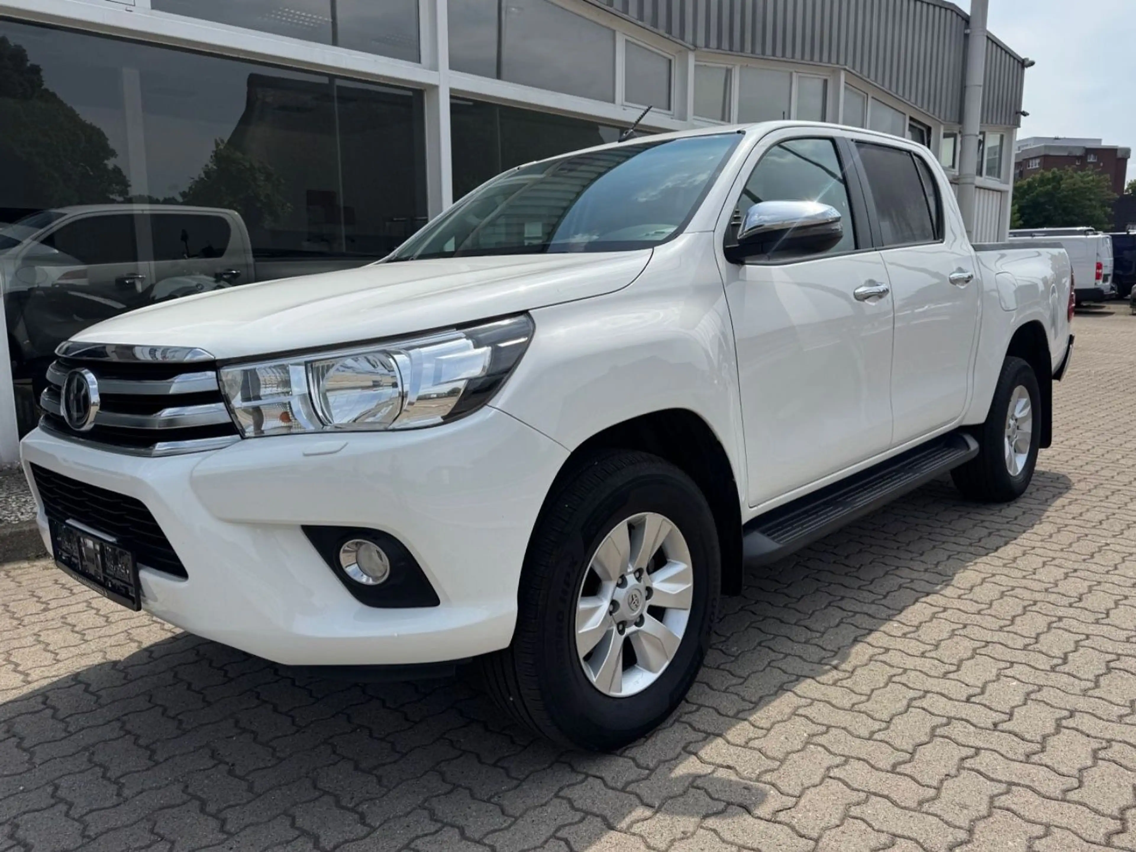Toyota Hilux HILUX DOUBLE CAB 4x4/KAMERA/AHK/HINTEN-SITZREIHE