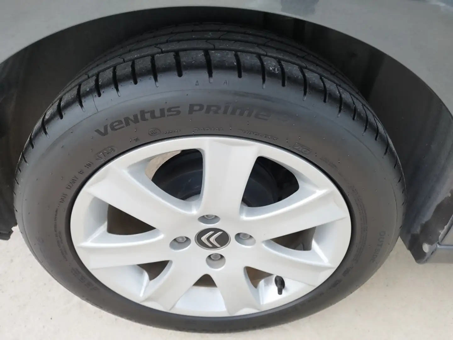 Citroen C-Elysée 1.2 PureTech Feel 82 Grijs - 2