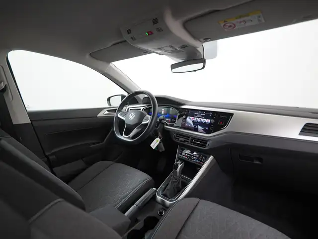 Volkswagen Polo view 2