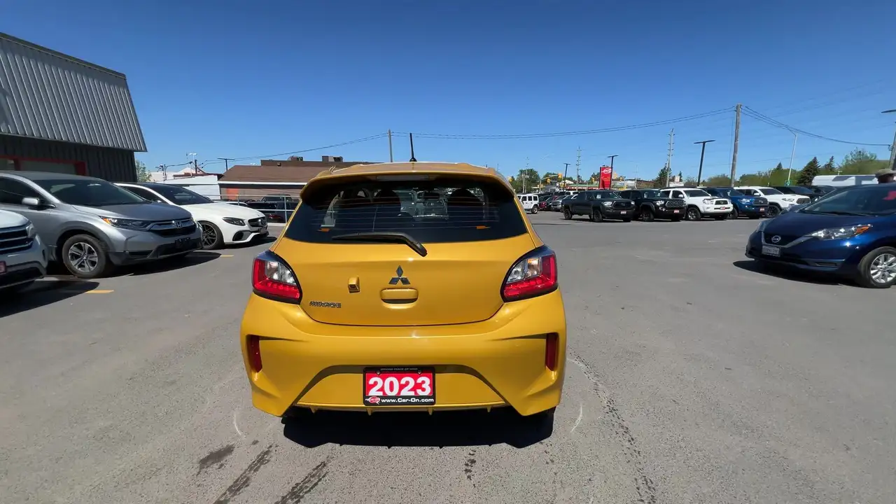 Mitsubishi Mirage снимка Mitsubishi Mirage