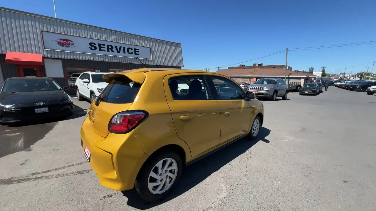 Mitsubishi Mirage снимка Mitsubishi Mirage