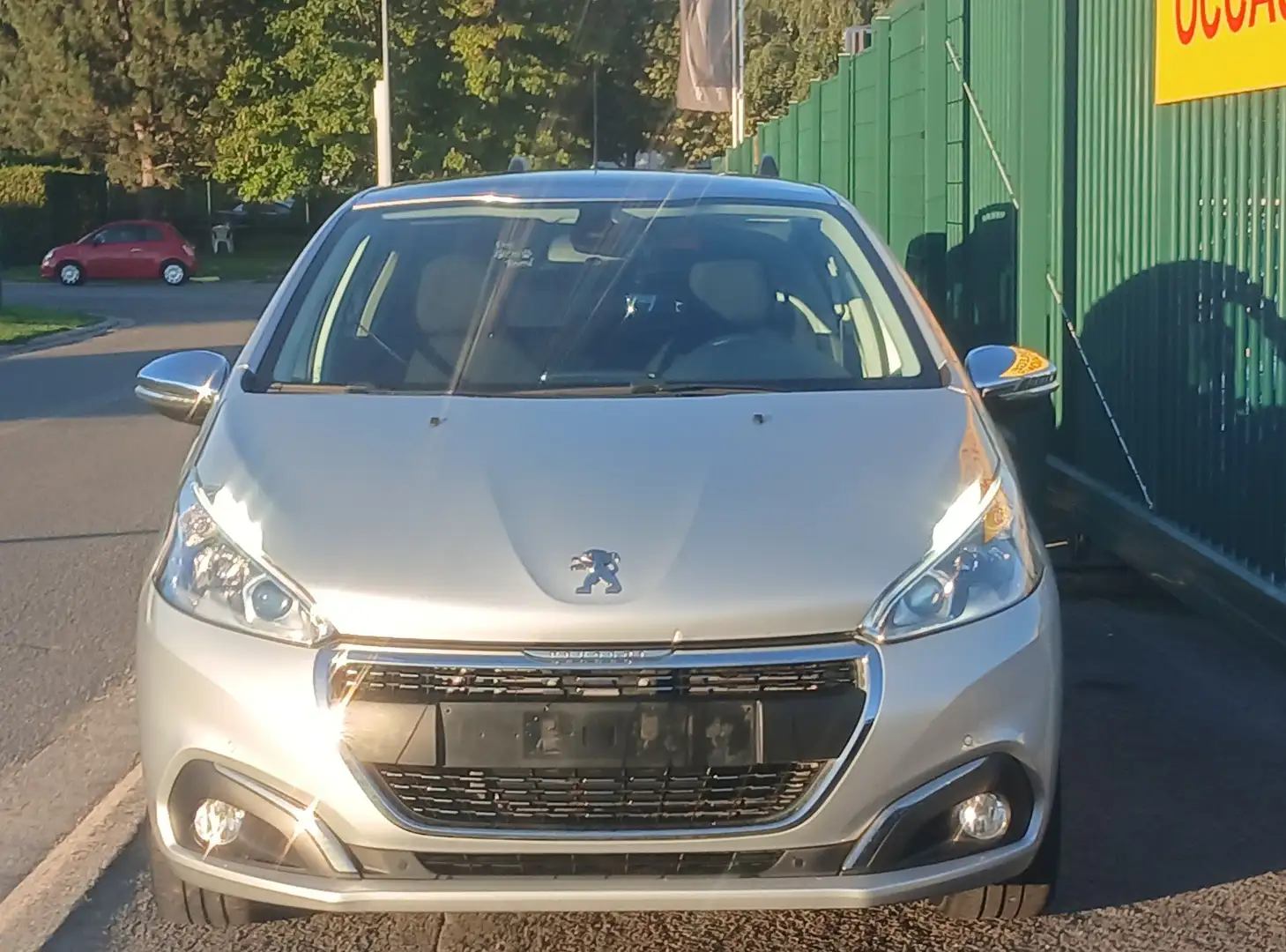Peugeot 208 ALLURE 110cv TOIT PANO GPS AIRCOEL CAMERA JALU Grau - 2