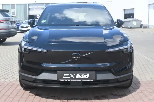 Volvo Ex30 view 9