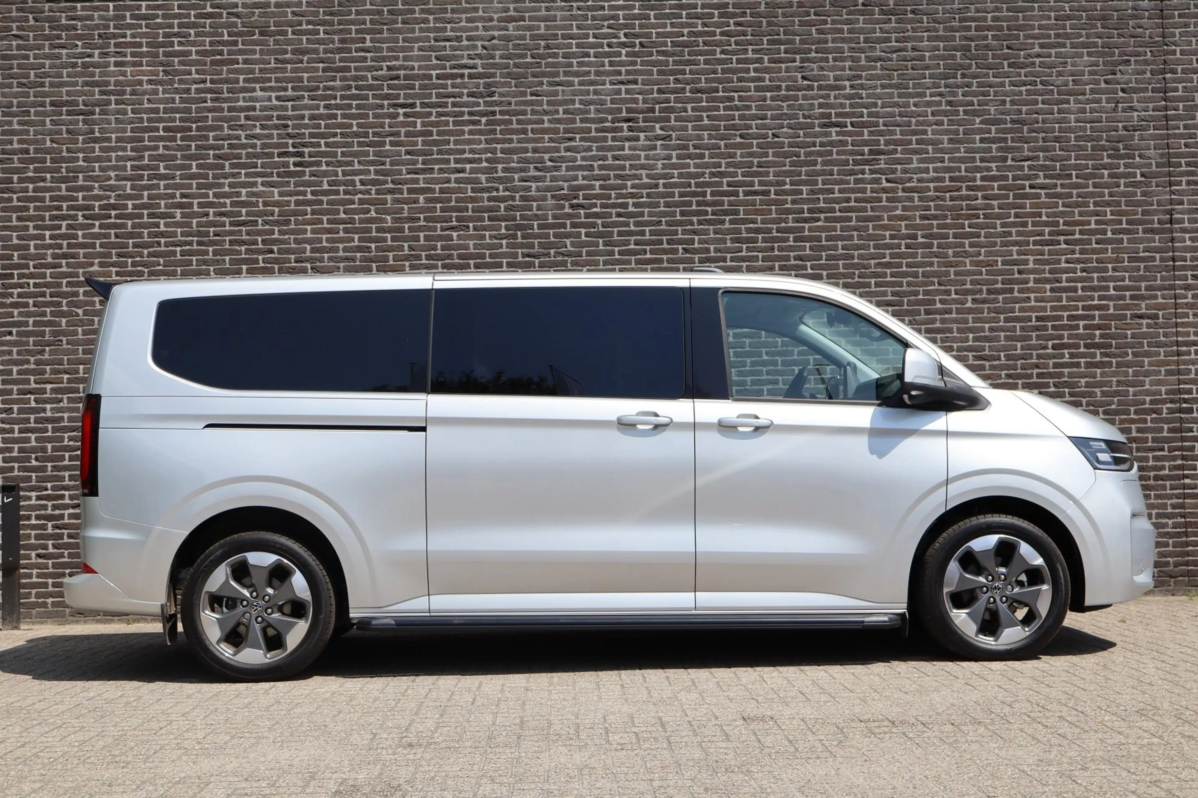 Volkswagen Transporter 2.5 eHybrid 233pk DC L2H1 30 Bulli | Dubbele Cabin — photo 3