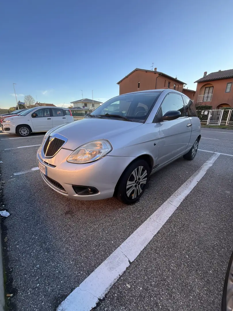 Lancia Y 1.2 16v LX c/abs,CL - 2