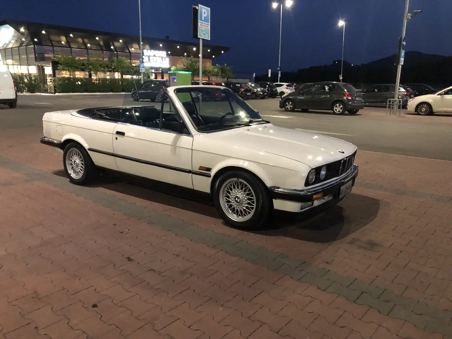 BMW 320 320i Cabrio L - 1