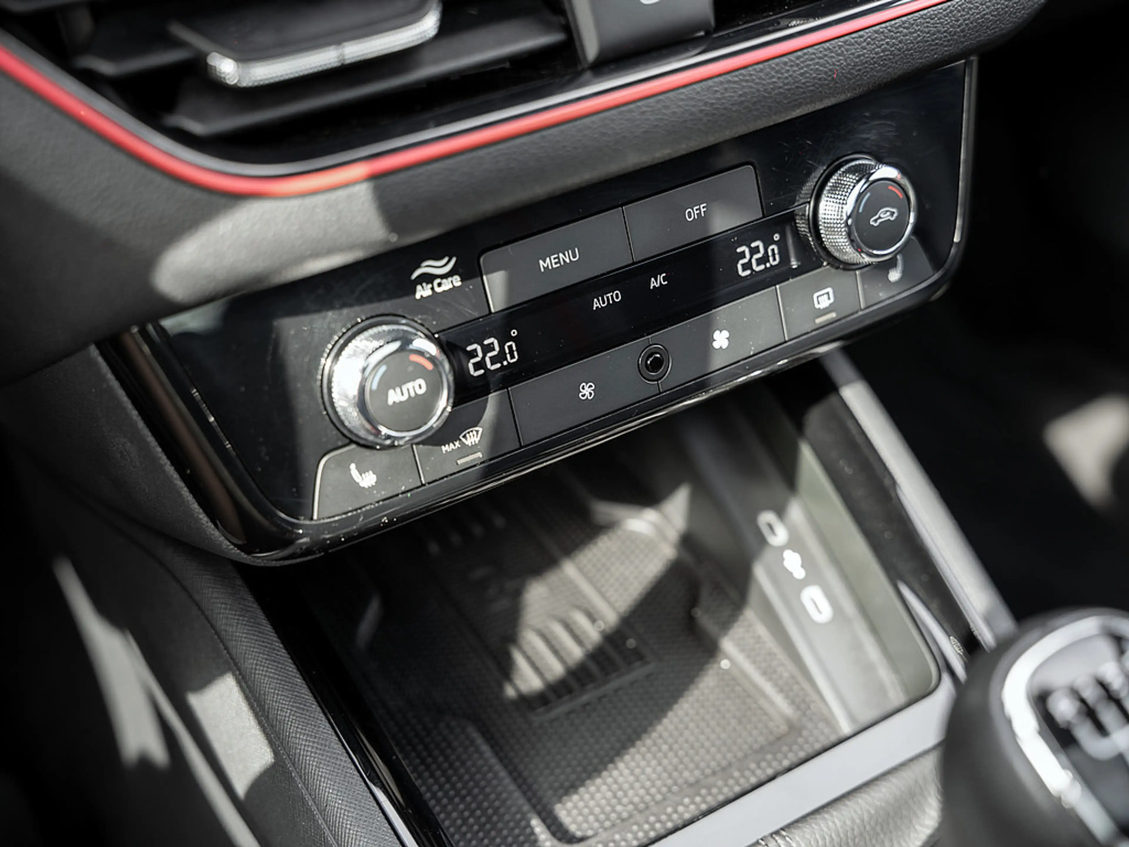 Skoda Scala 1.0 TSI Monte Carlo PANO KAM MATRIX SHZ — photo 8