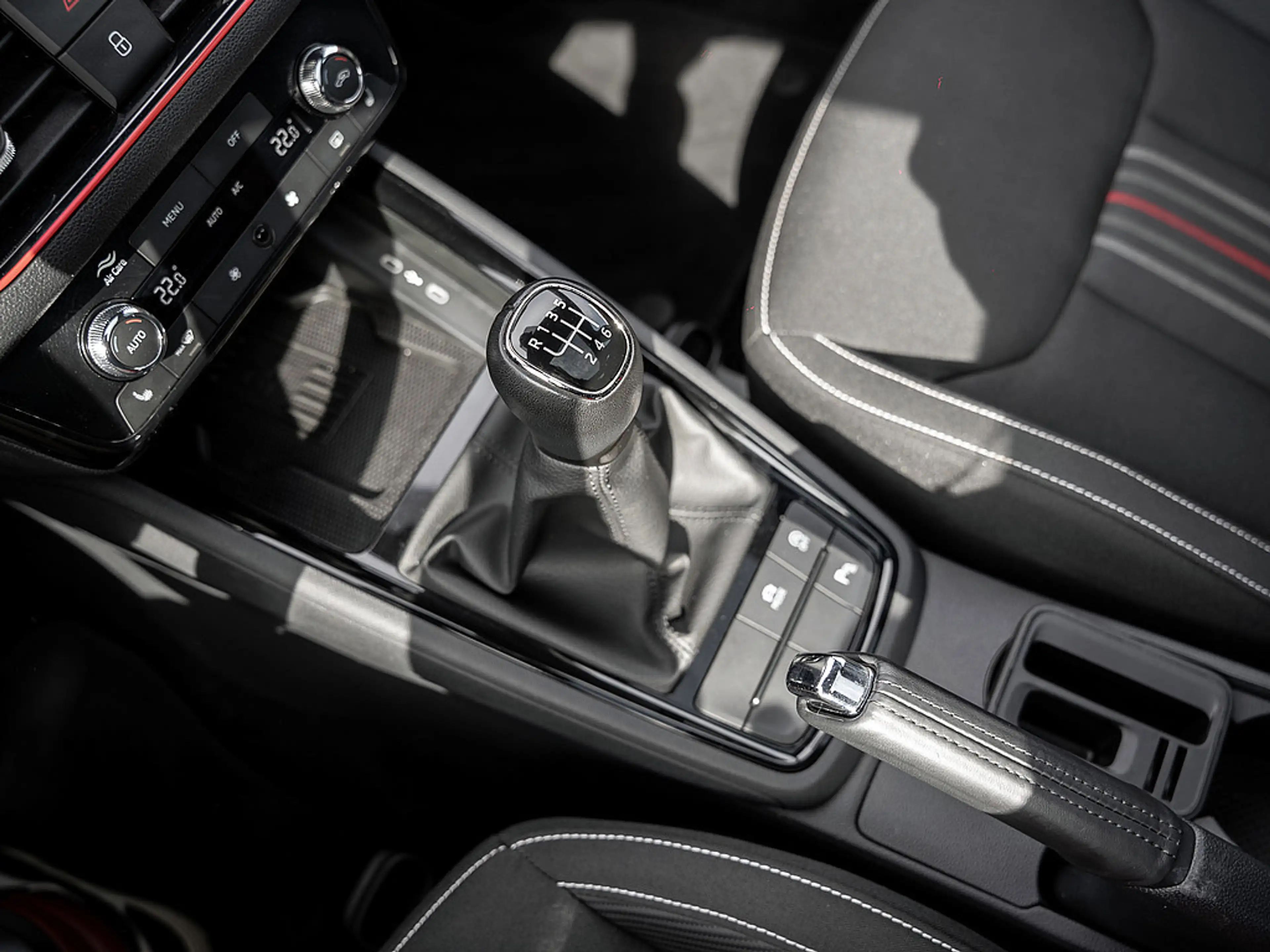 Skoda Scala 1.0 TSI Monte Carlo PANO KAM MATRIX SHZ — photo 9