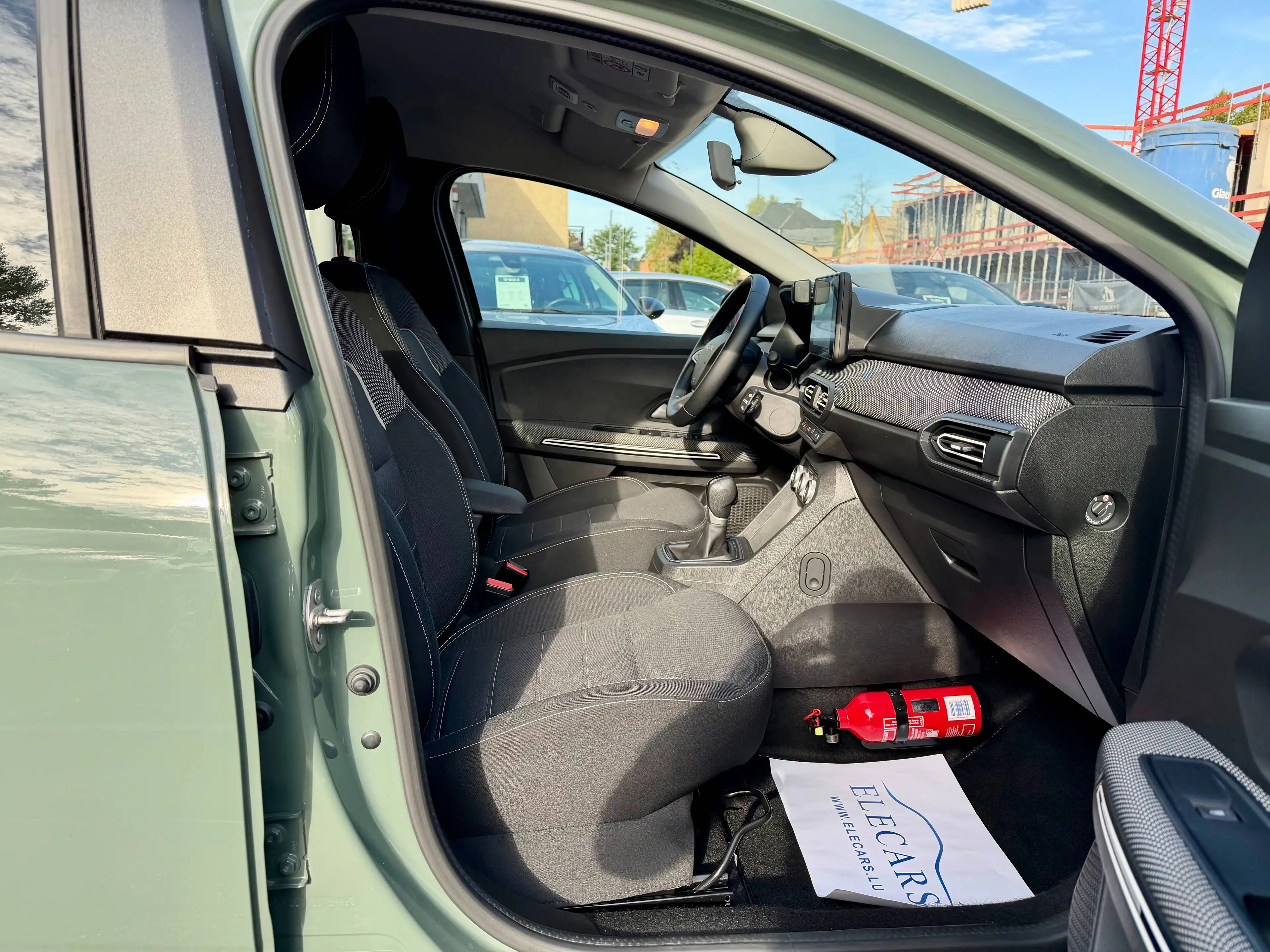 Dacia Jogger 1.6 Hybrid 140 Extreme 7pl. — photo 11