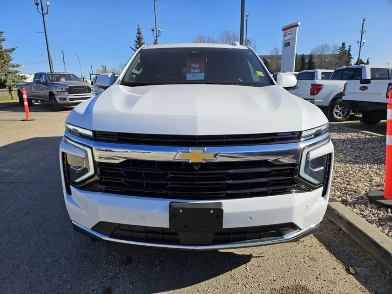 Chevrolet Suburban снимка Chevrolet Suburban