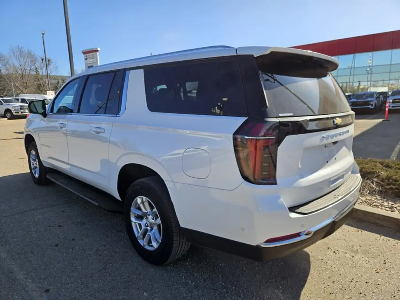 Chevrolet Suburban снимка Chevrolet Suburban