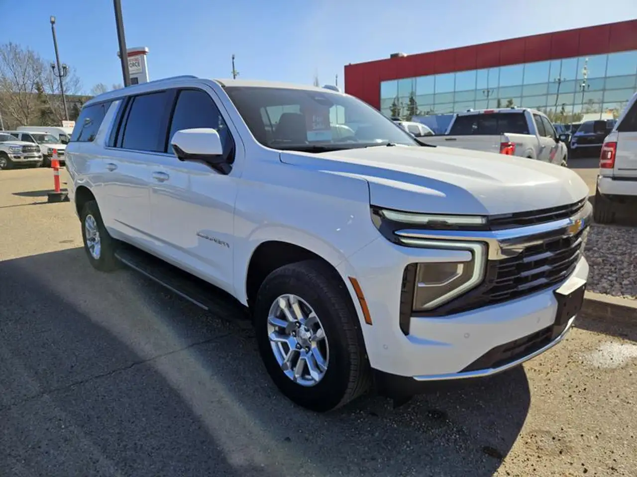 Chevrolet Suburban снимка Chevrolet Suburban
