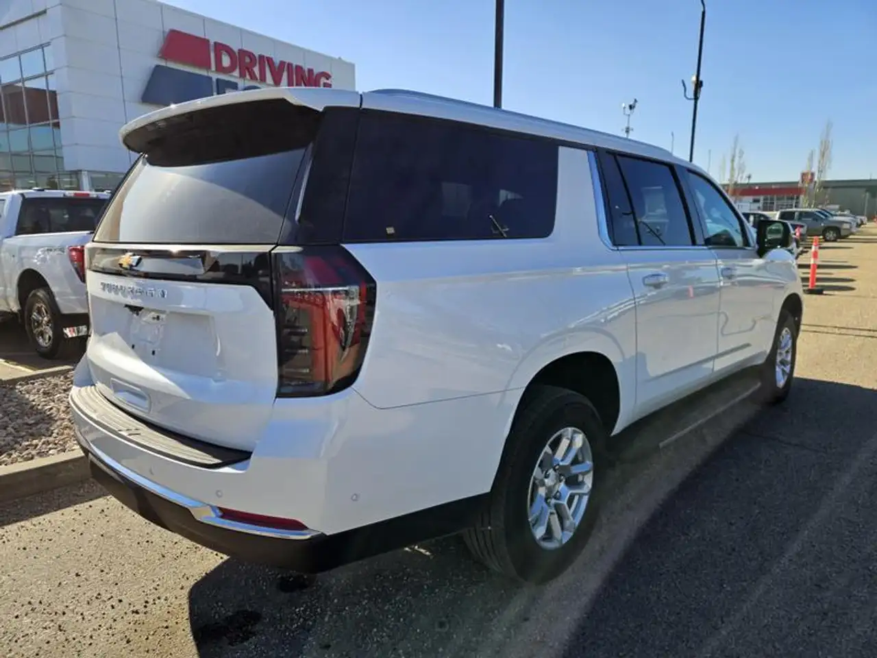 Chevrolet Suburban снимка Chevrolet Suburban