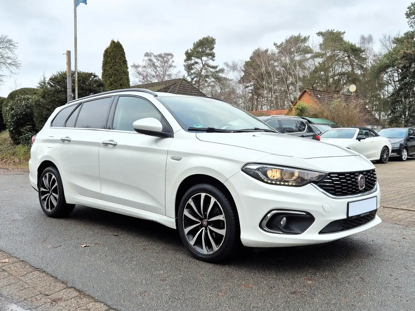 Fiat Tipo 1,6 Multijet Lounge |1.Hand|SHG|Leder| Weiß - 1
