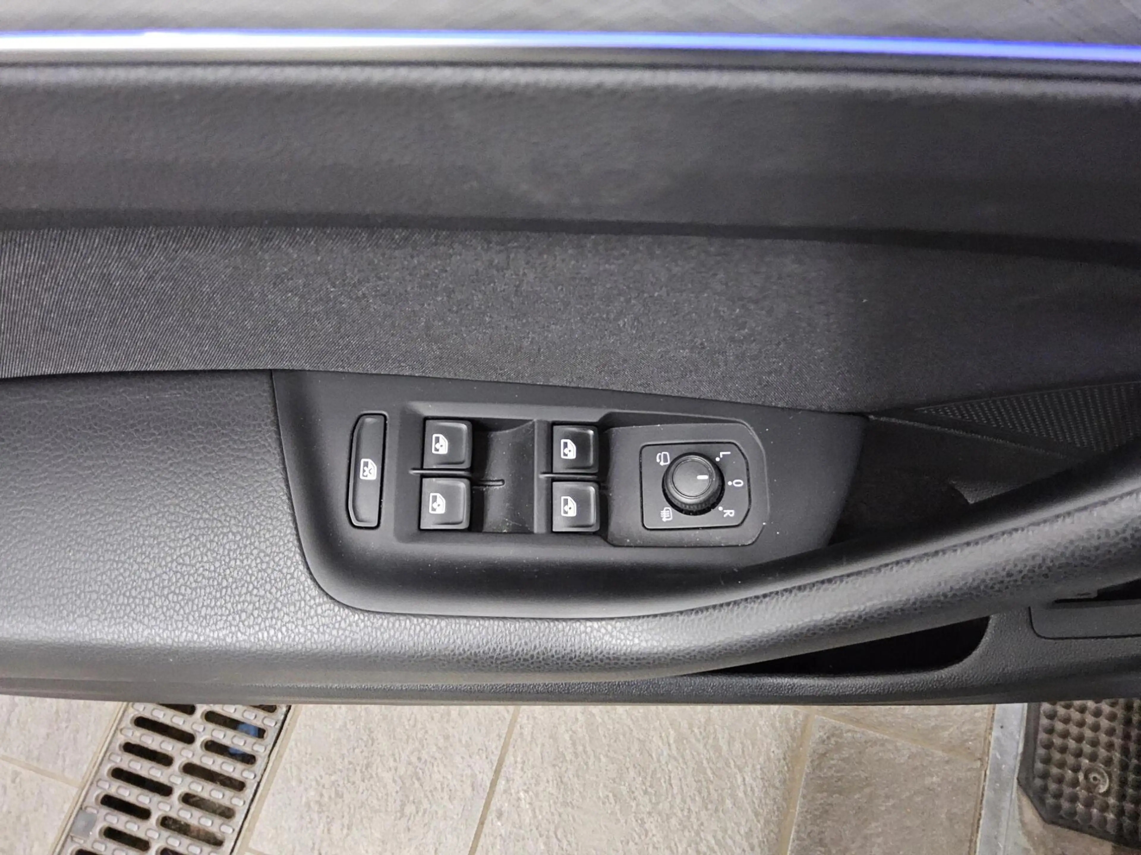 Volkswagen Passat Variant — photo 10