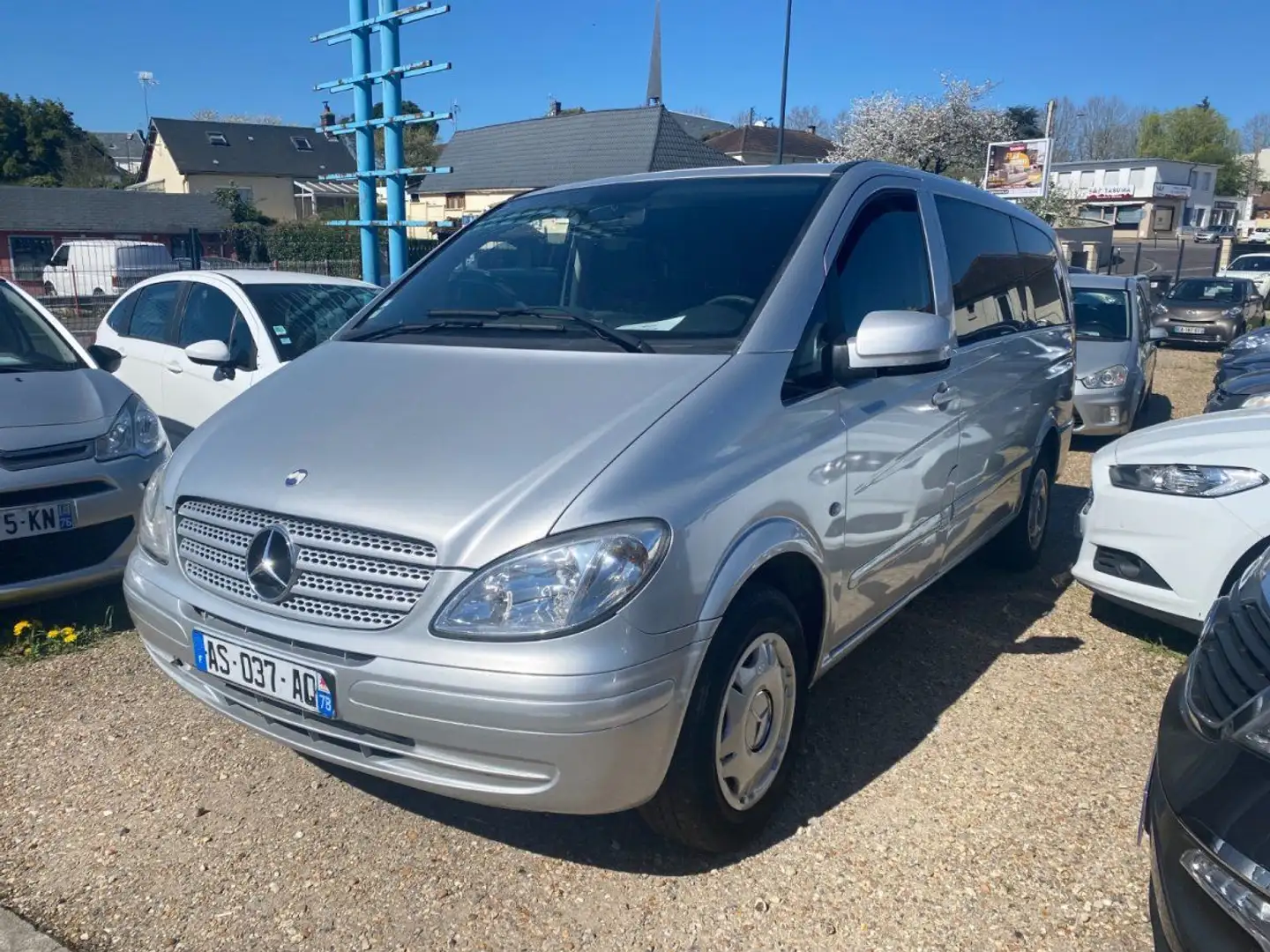 Mercedes-Benz Vito I 111 2.2 CDI 116 CV Gris - 2