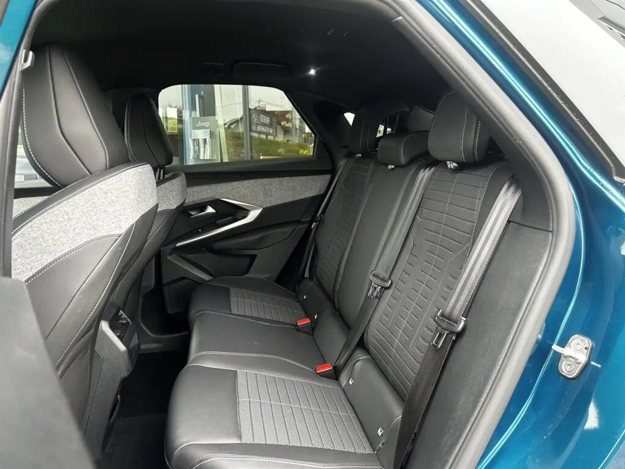 Peugeot 3008 Hybrid 136 E-DCS6 Allure Aut. 17