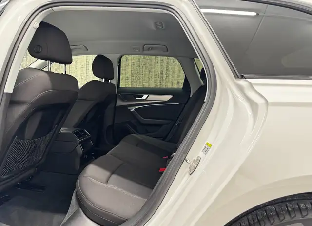 Audi A6 view 11