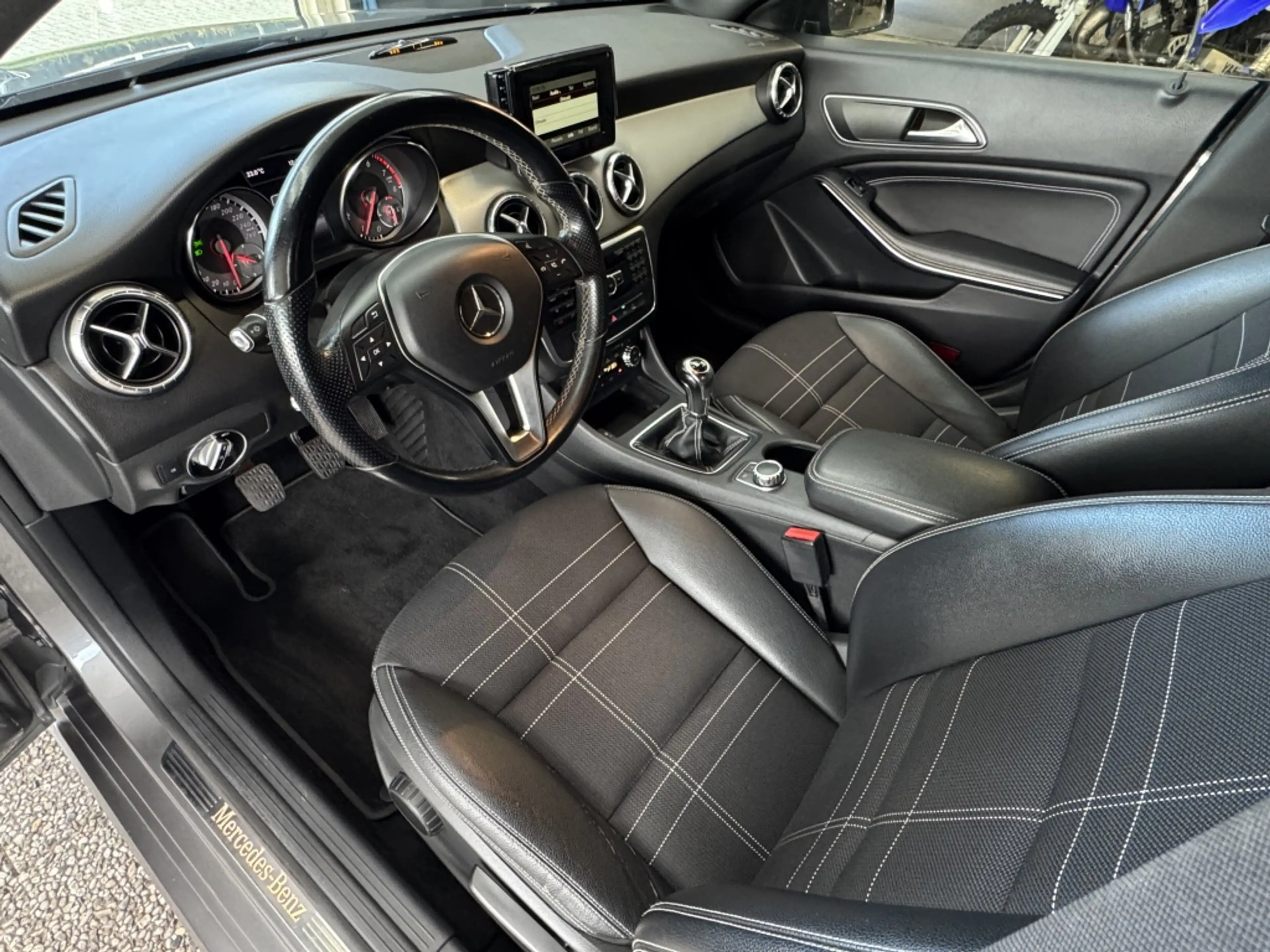 Mercedes-Benz CLA 180 CRUISE / PARKEERSENS. / AIRCO / NAP / — photo 4