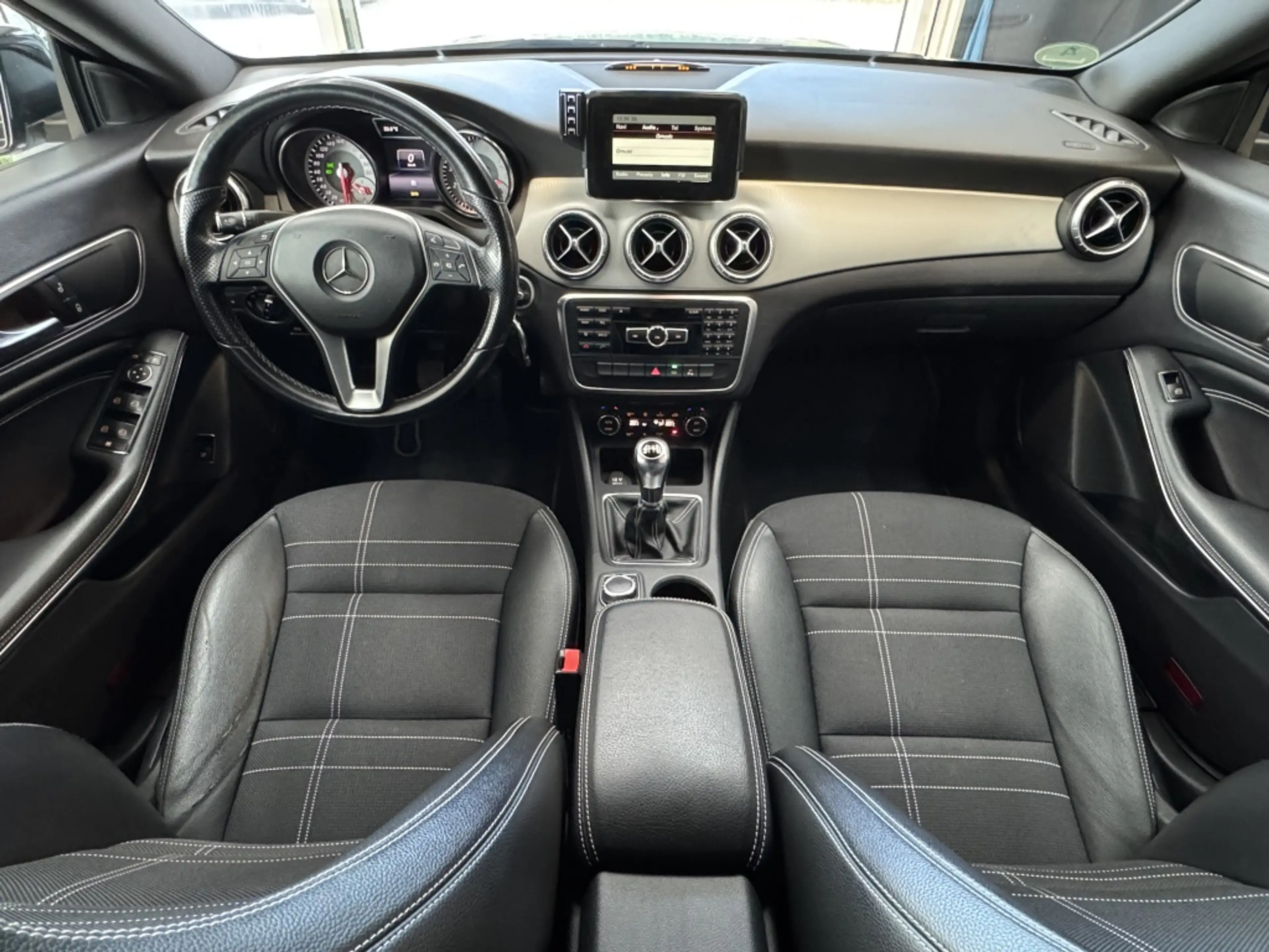 Mercedes-Benz CLA 180 CRUISE / PARKEERSENS. / AIRCO / NAP / — photo 9