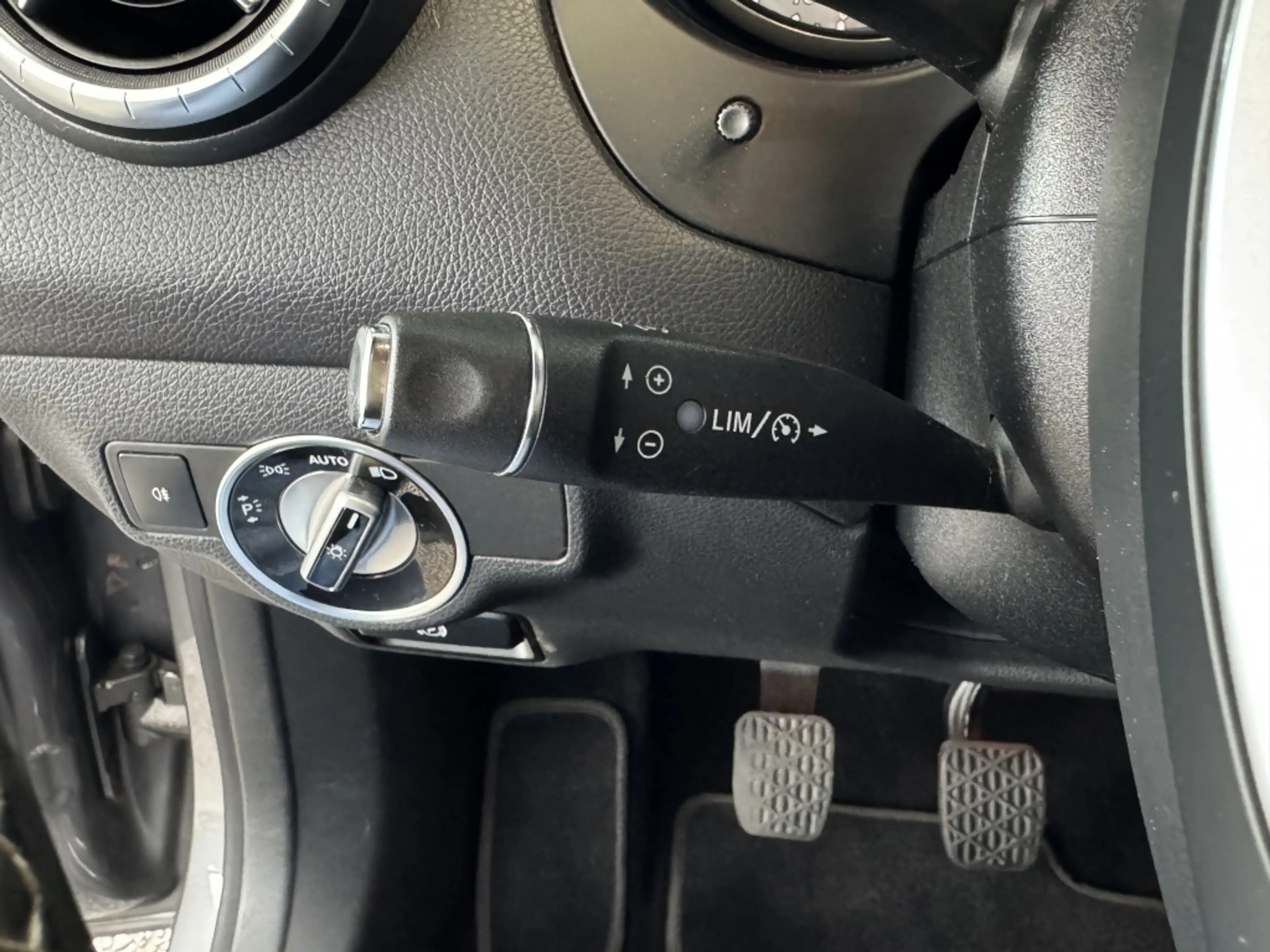Mercedes-Benz CLA 180 CRUISE / PARKEERSENS. / AIRCO / NAP / — photo 17