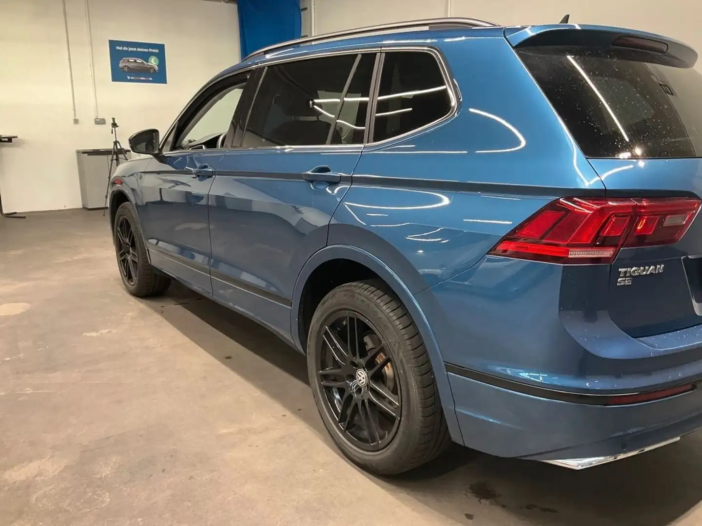 Volkswagen Tiguan 2.0 TSI 4MOTION +LED+PANO+LEDER+AHK+TOTW. Blau - 2