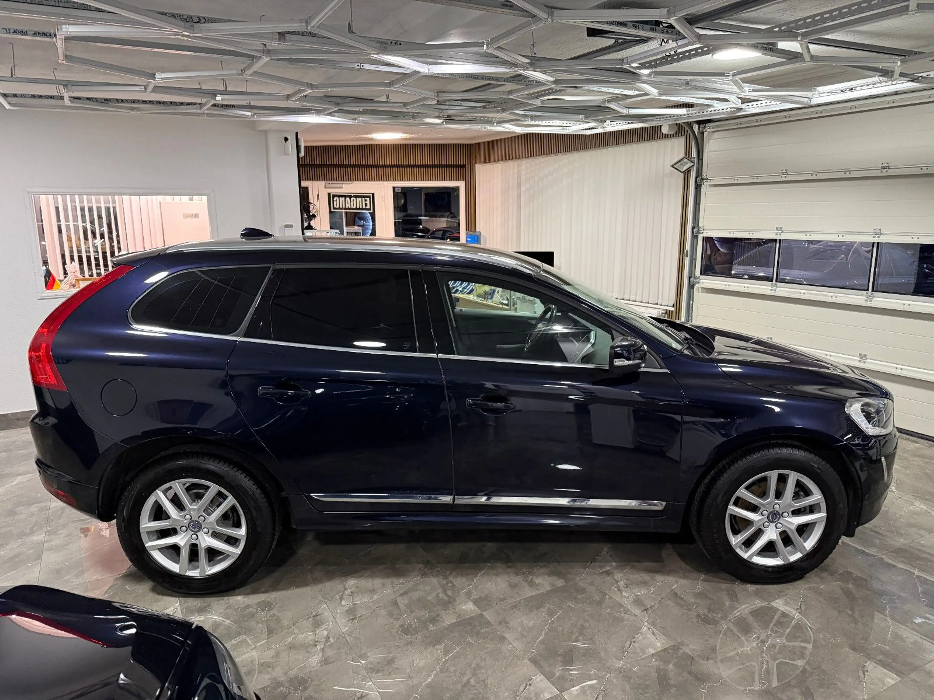 Volvo XC60 2.0 D3 Summum 2WD / Autom. Xenon Navi SHZ — photo 5