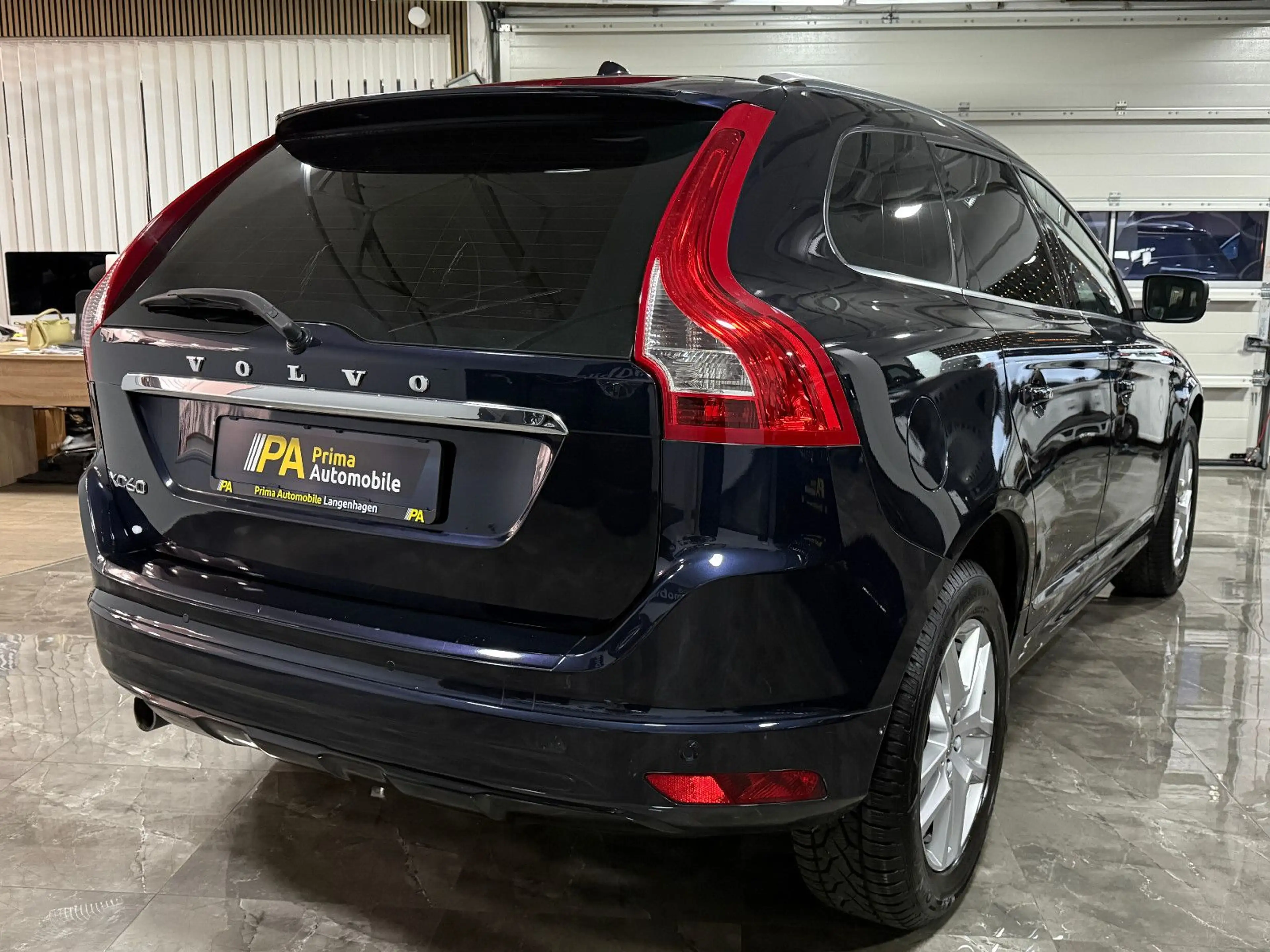 Volvo XC60 2.0 D3 Summum 2WD / Autom. Xenon Navi SHZ — photo 4