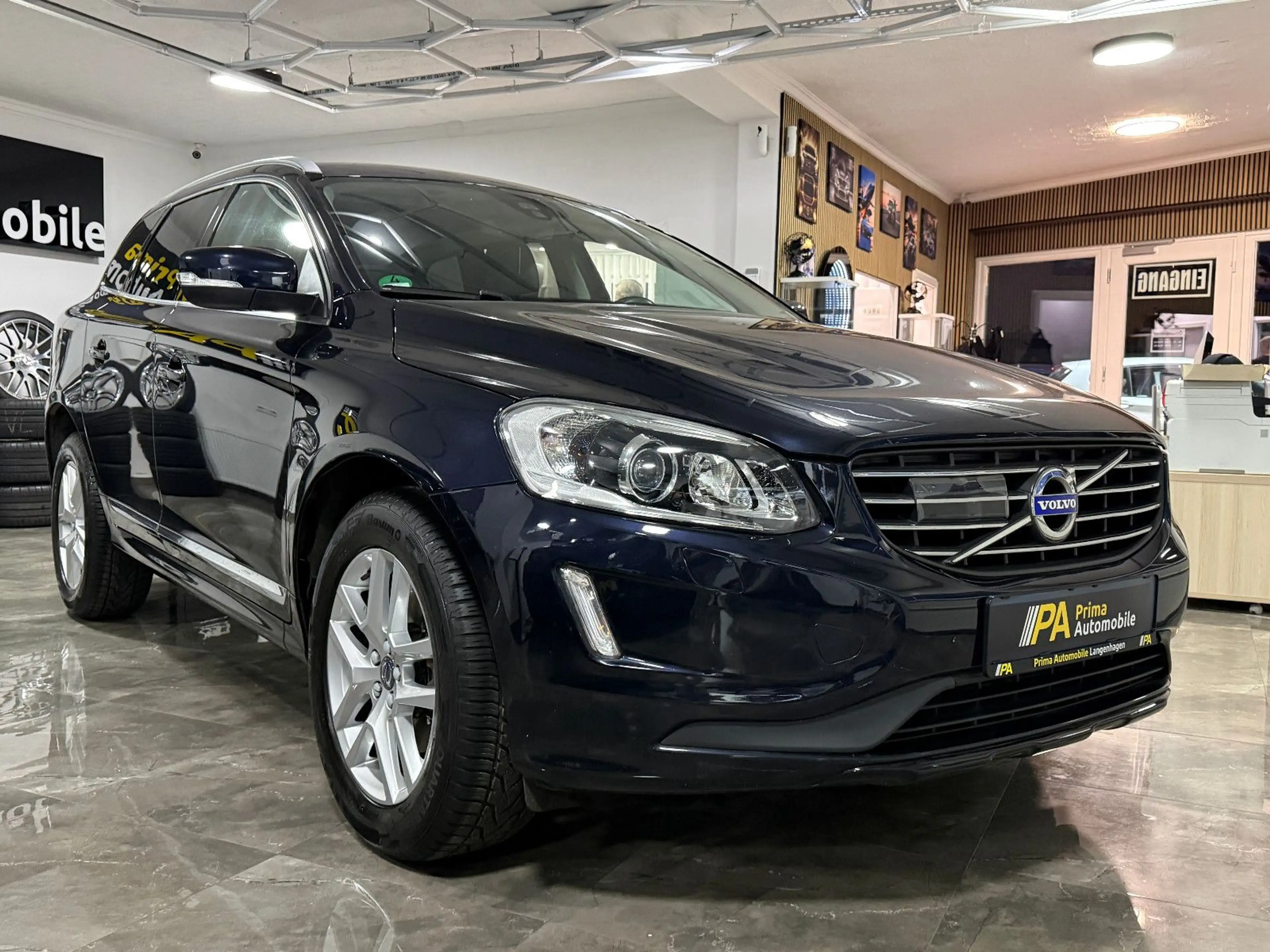 Volvo XC60 2.0 D3 Summum 2WD / Autom. Xenon Navi SHZ — photo 6