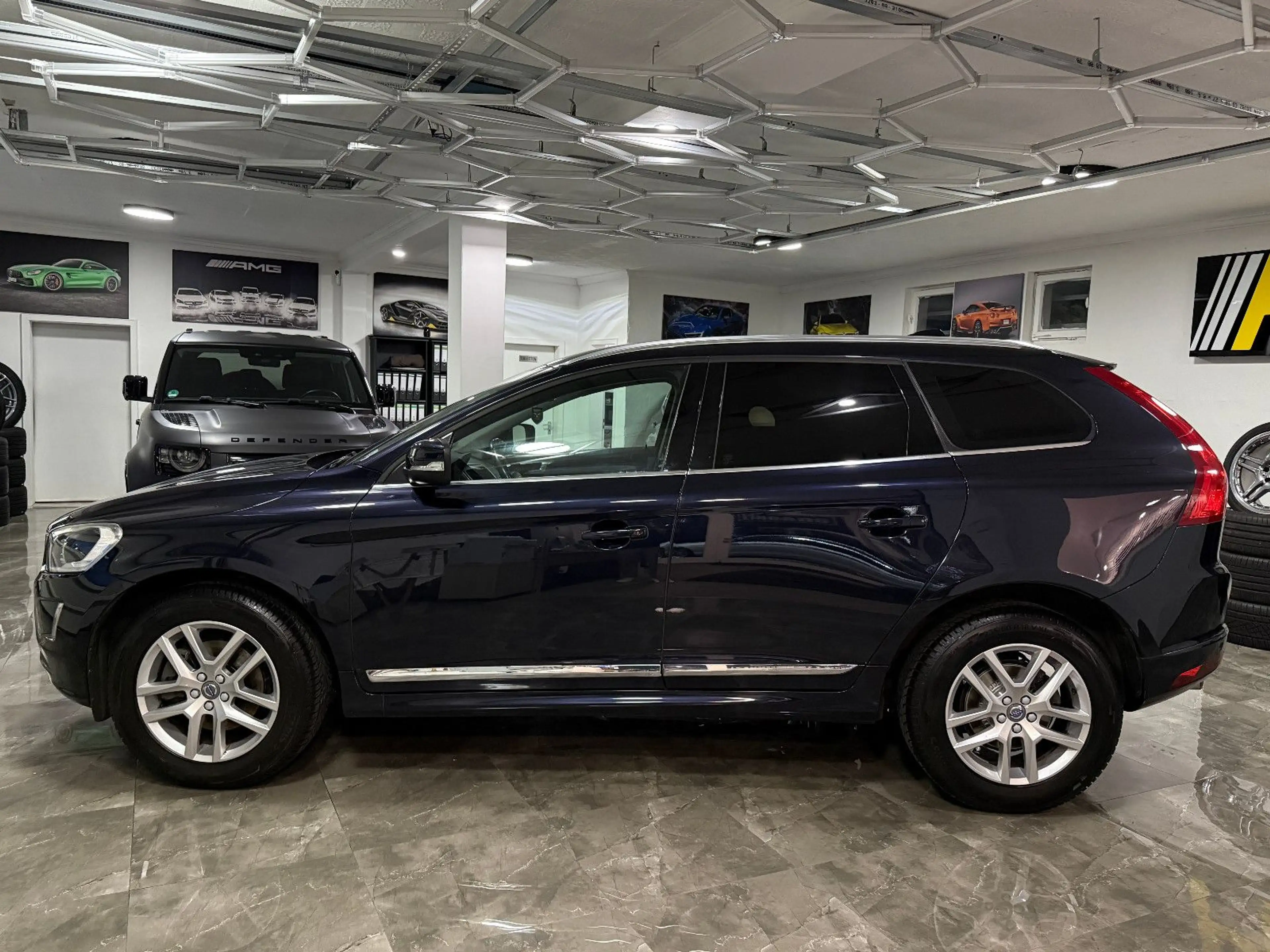 Volvo XC60 2.0 D3 Summum 2WD / Autom. Xenon Navi SHZ — photo 2