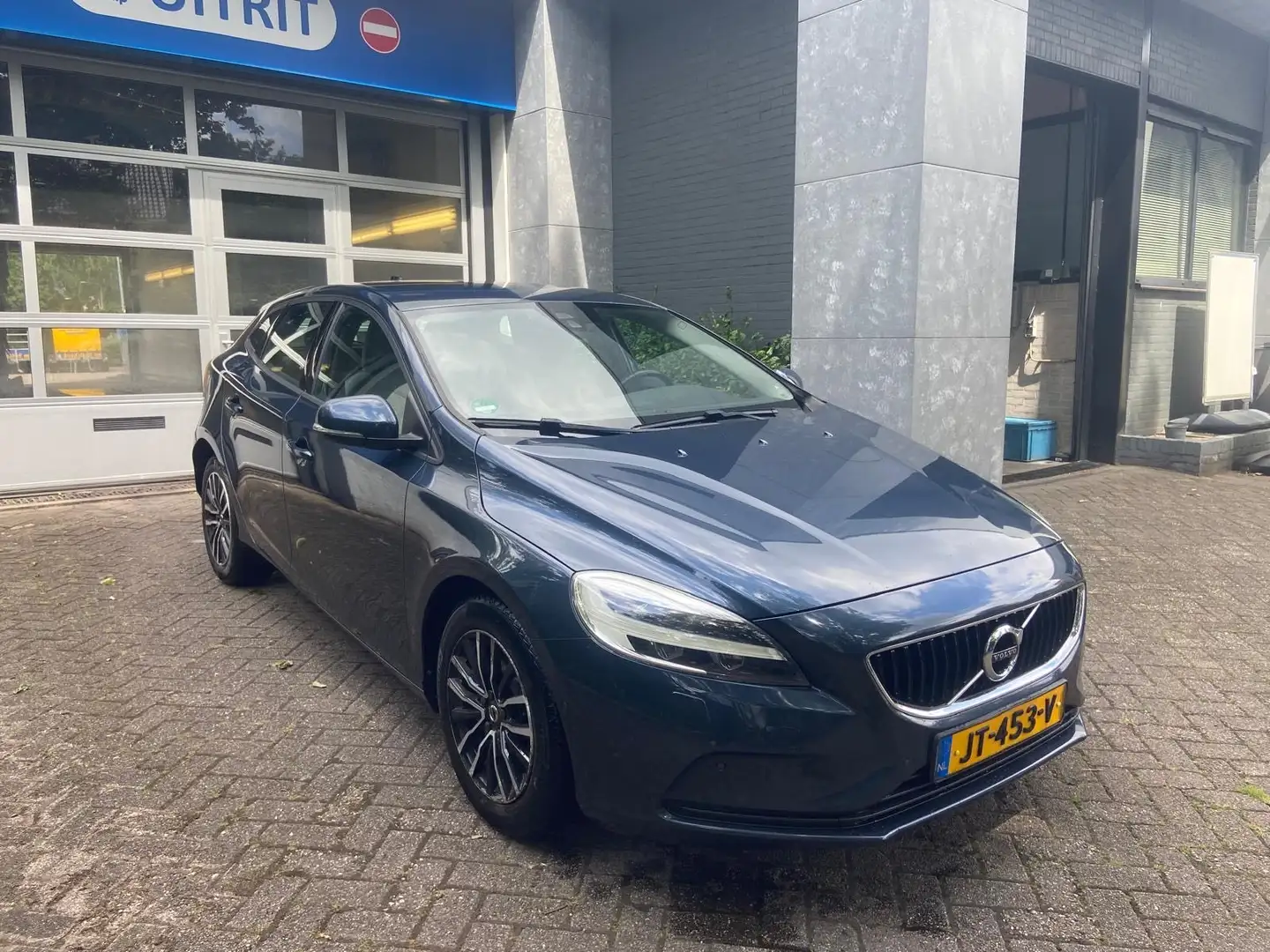 Volvo V40 D3 - White Leather - 1
