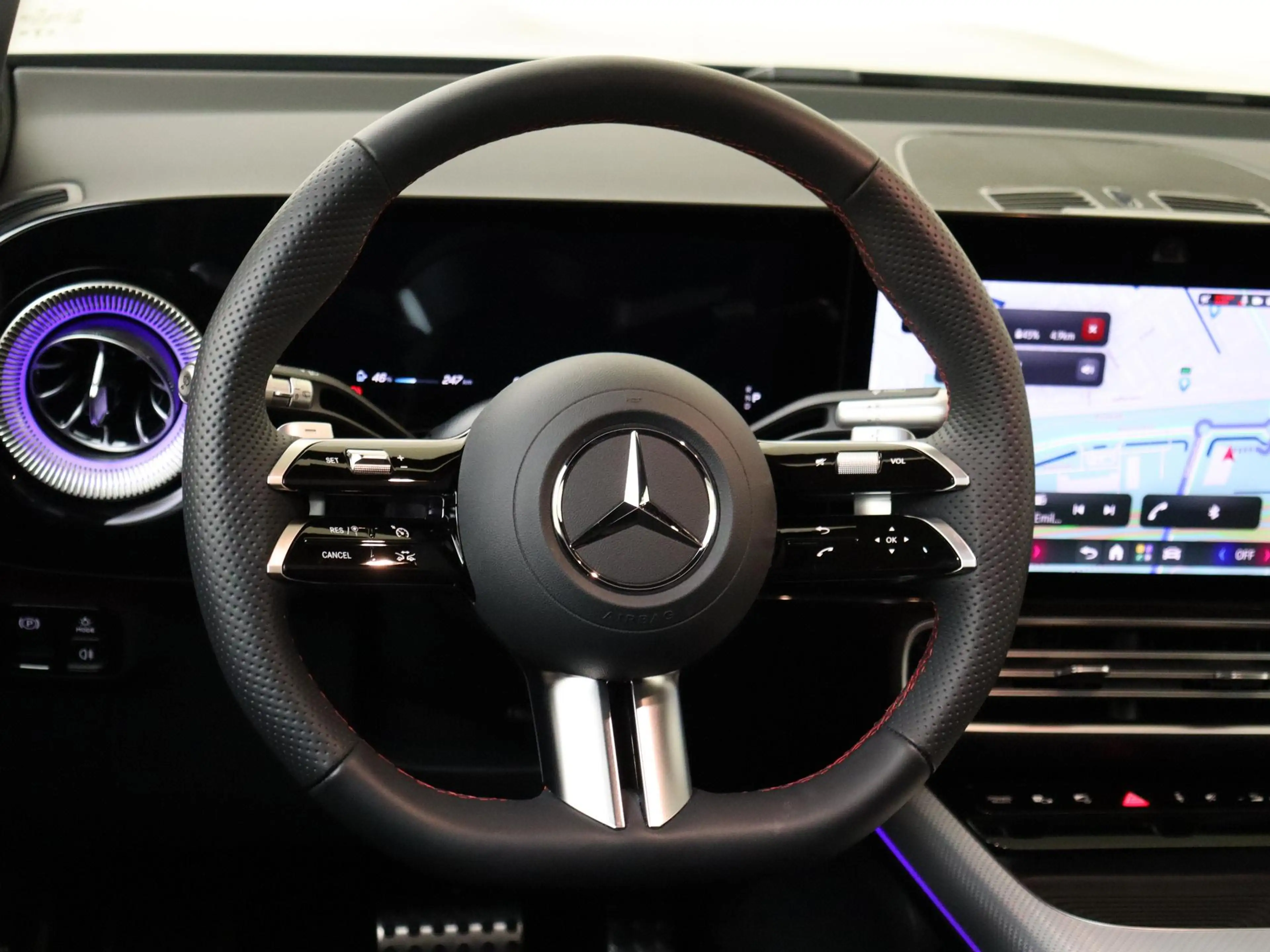 Mercedes-Benz GLB 250 250+ Business Solution AMG 85.5 kWh / Superscreen — photo 10