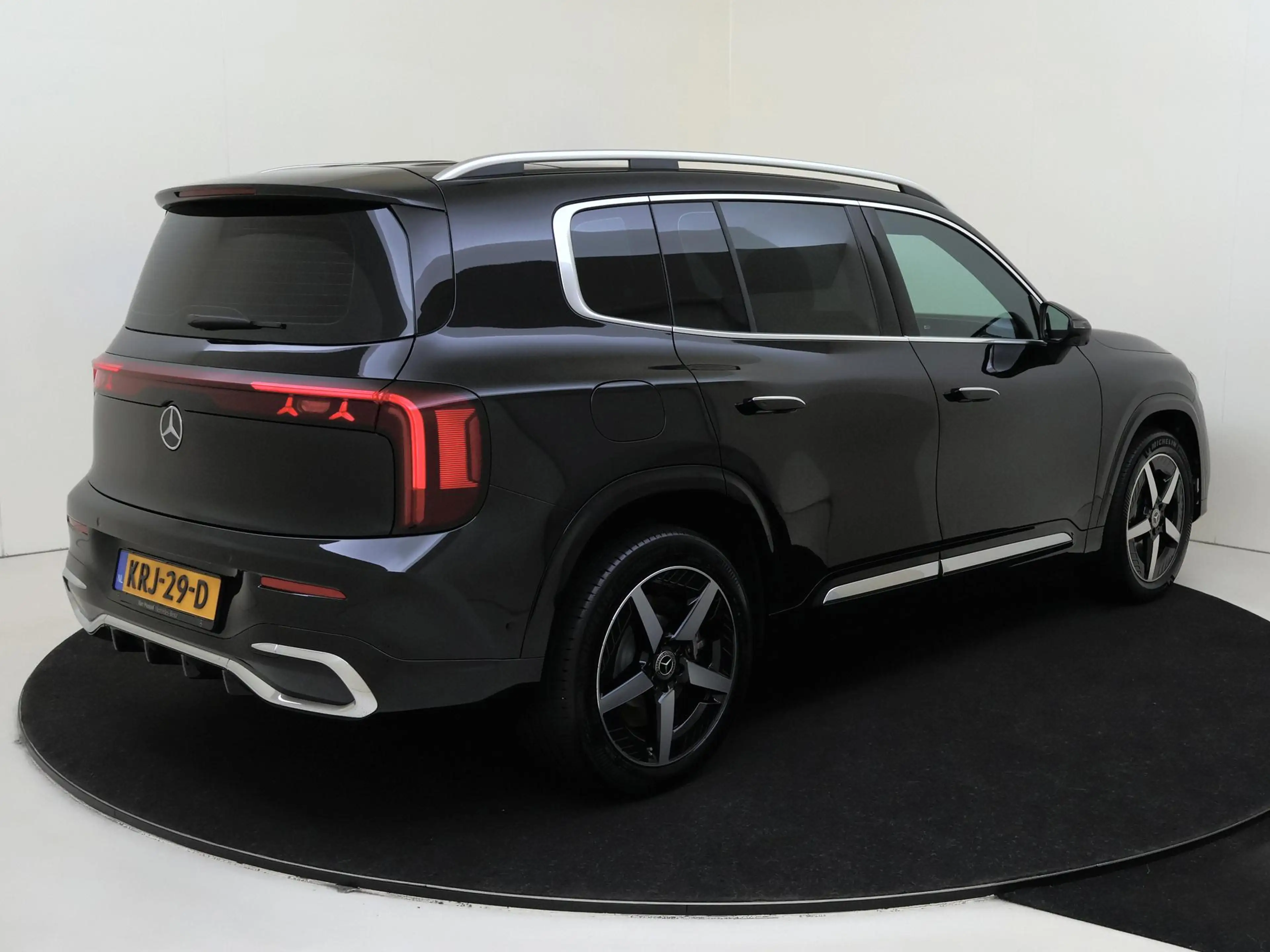 Mercedes-Benz GLB 250 250+ Business Solution AMG 85.5 kWh / Superscreen — photo 4