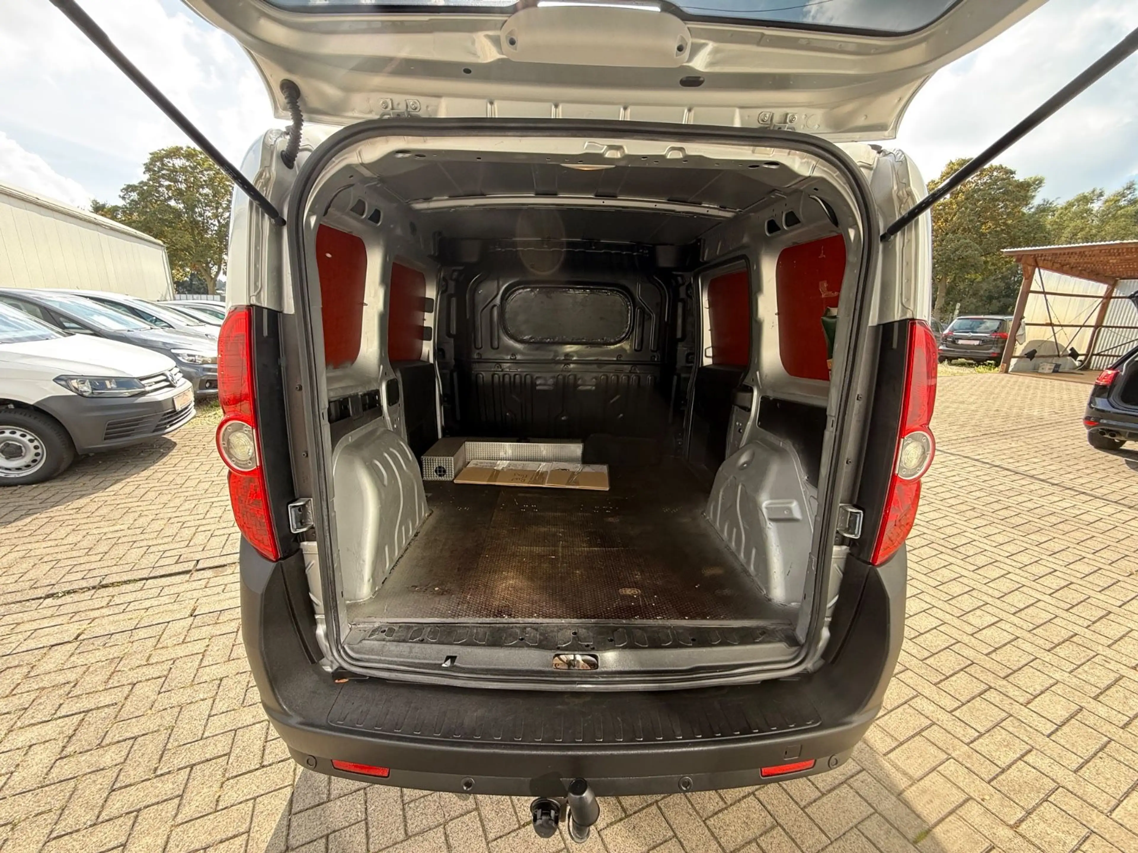 Opel Combo D Kasten L1H1 2,2t*AHK*PDC*GJREIFEN — photo 9