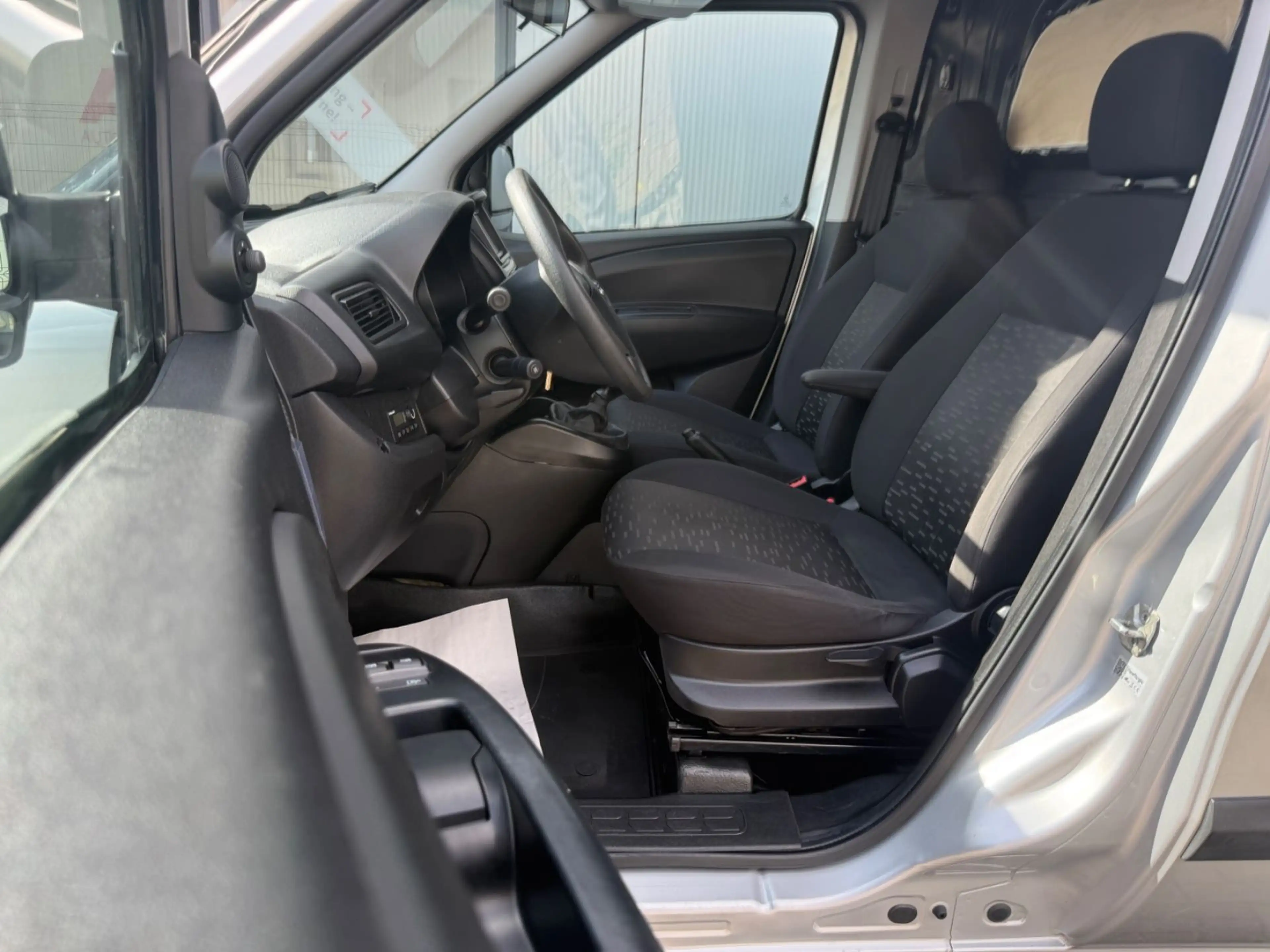 Opel Combo D Kasten L1H1 2,2t*AHK*PDC*GJREIFEN — photo 14