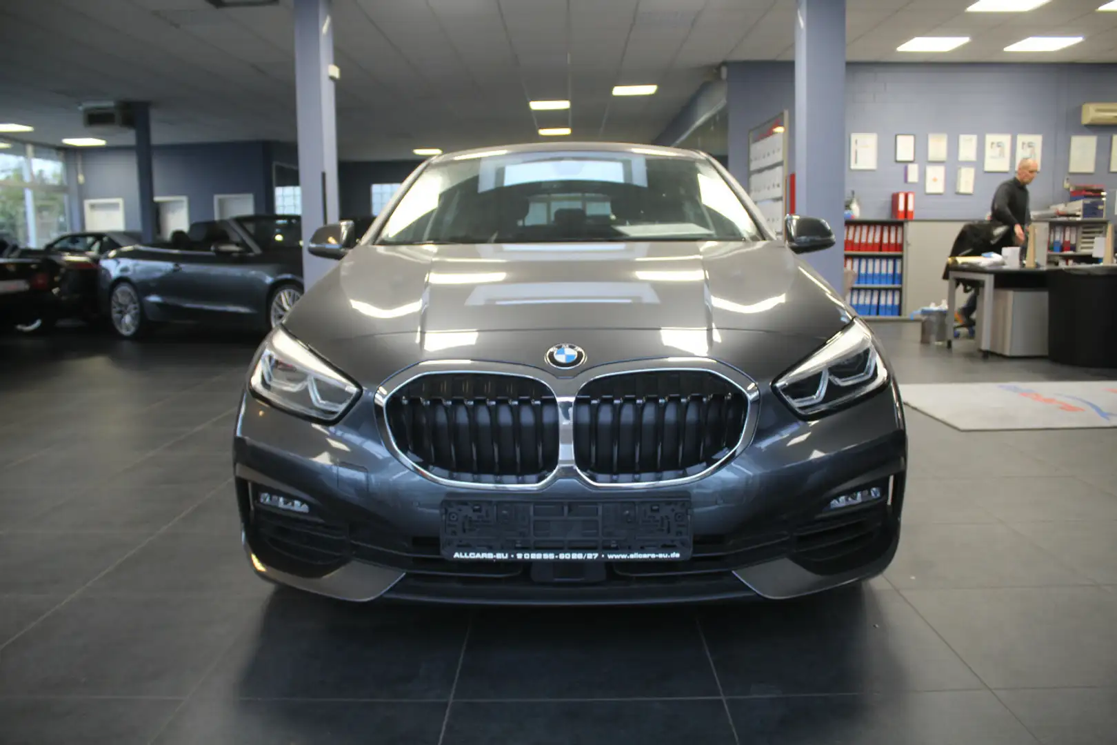 BMW 120 120i Aut. Advantage Grau - 2